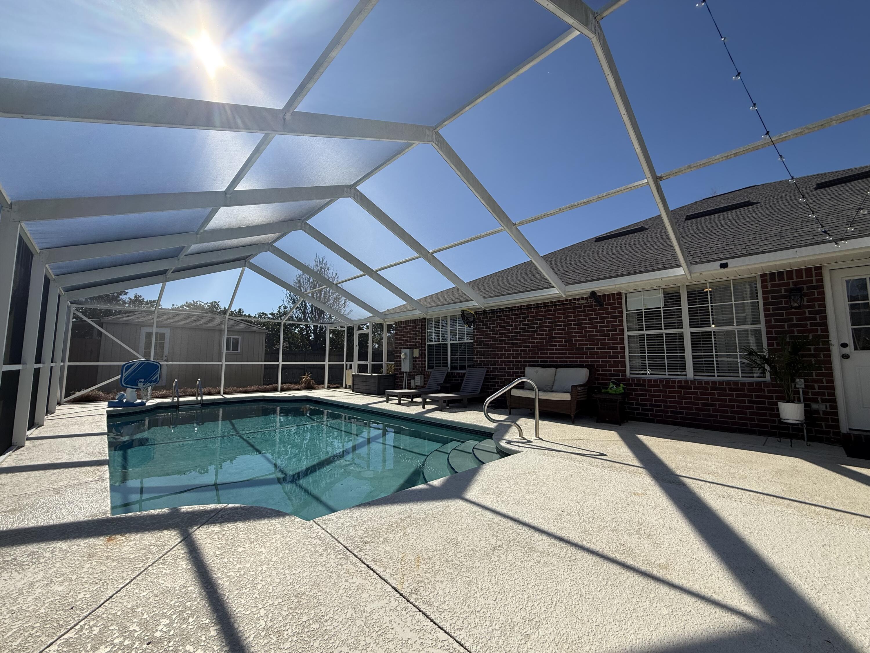 CREETWOODS - Residential Lease