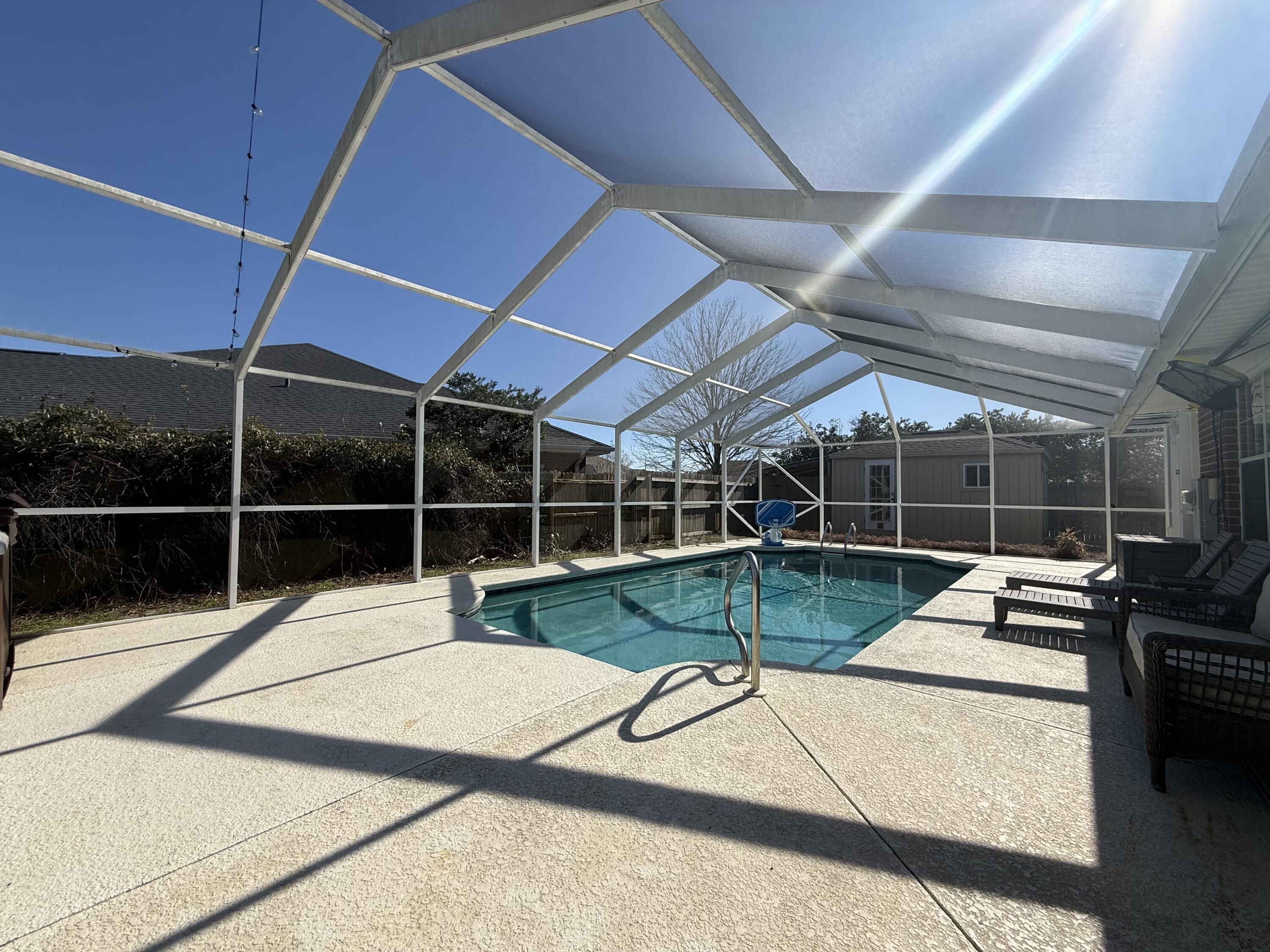 CREETWOODS - Residential Lease