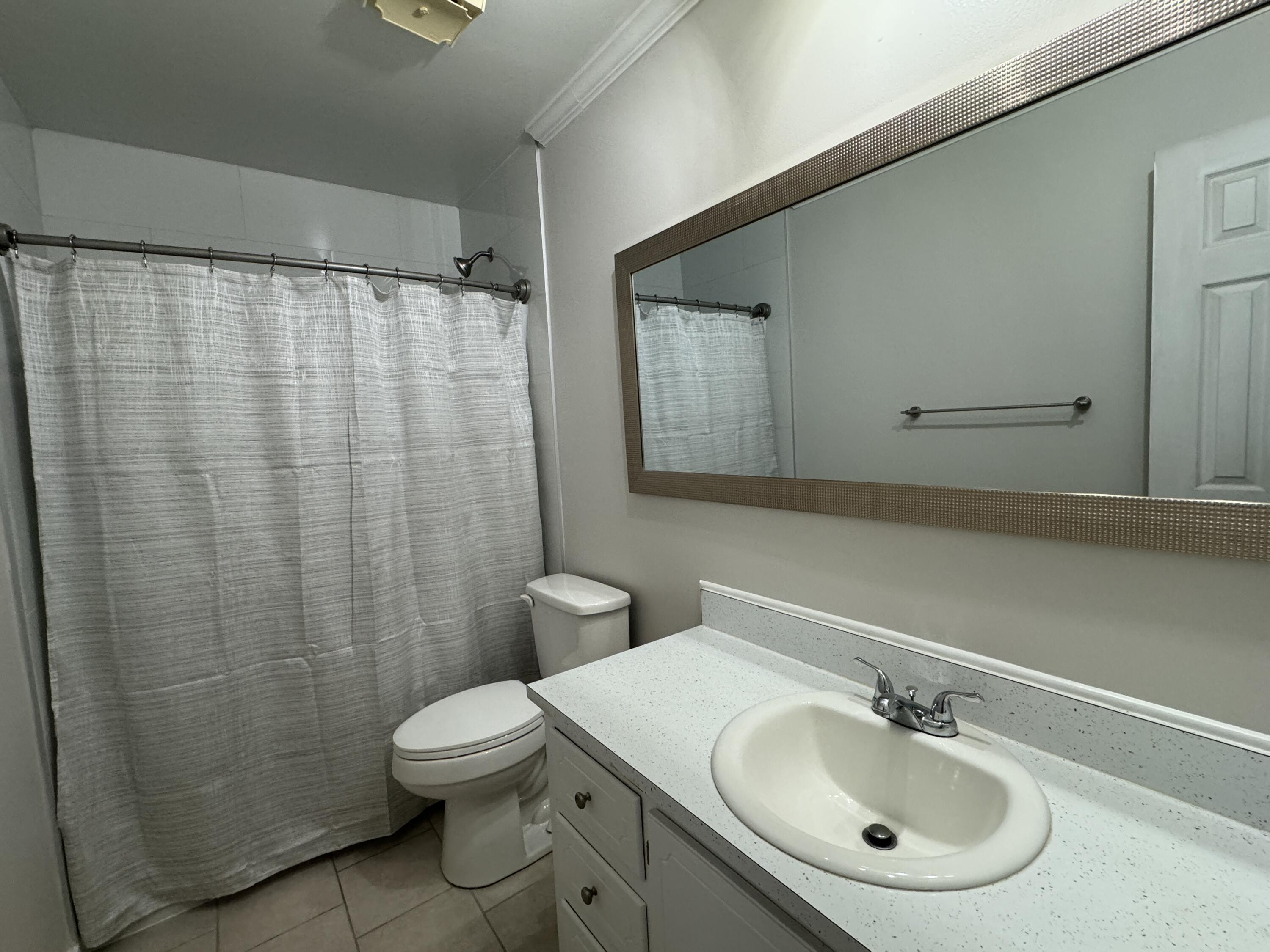 PALM ESTATES UNIT 2 - Residential Lease