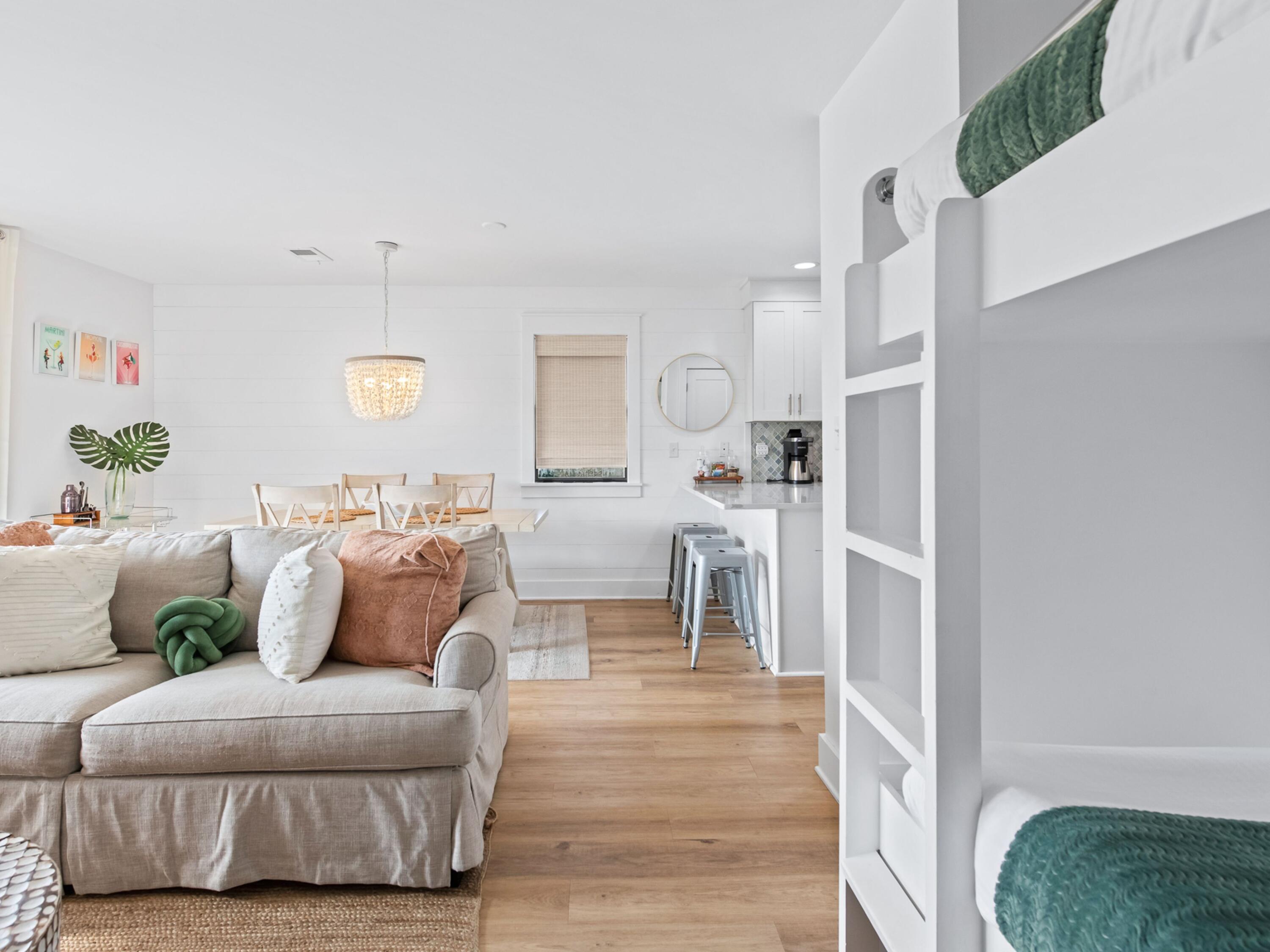 BEACHWOOD VILLAS CONDO - Residential