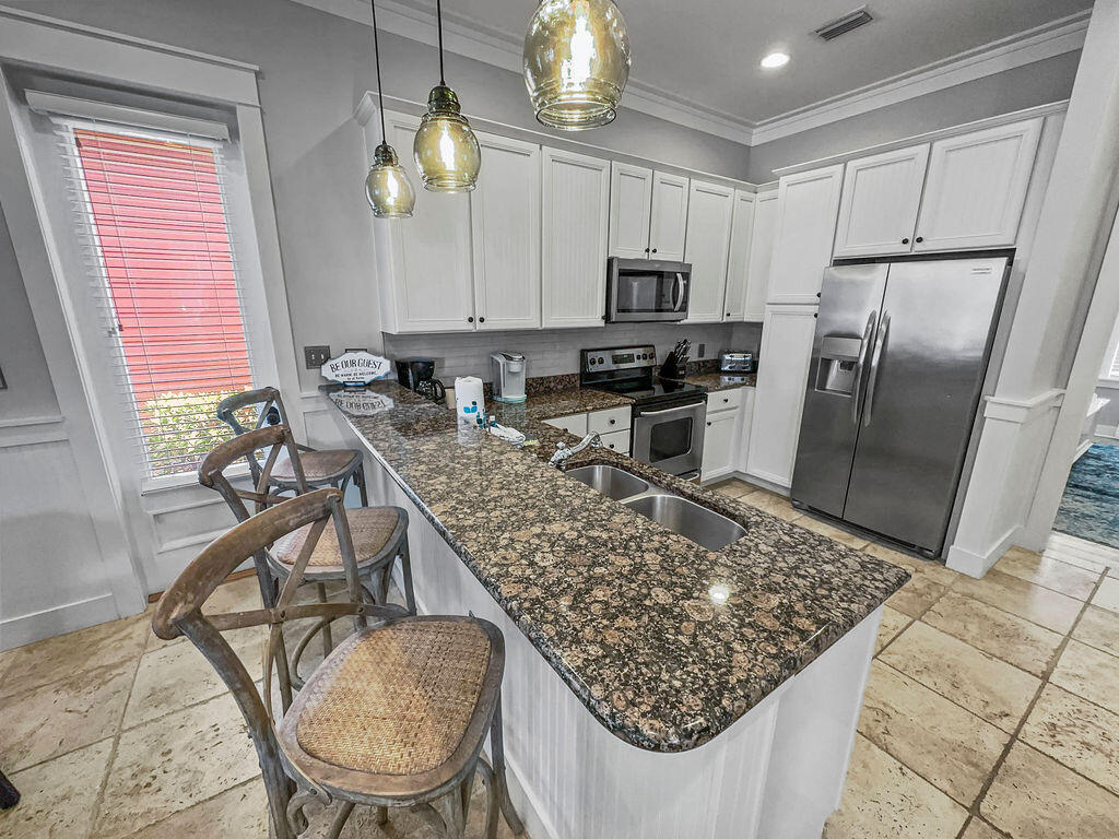 BUNGALOS AT SANDESTIN - Residential