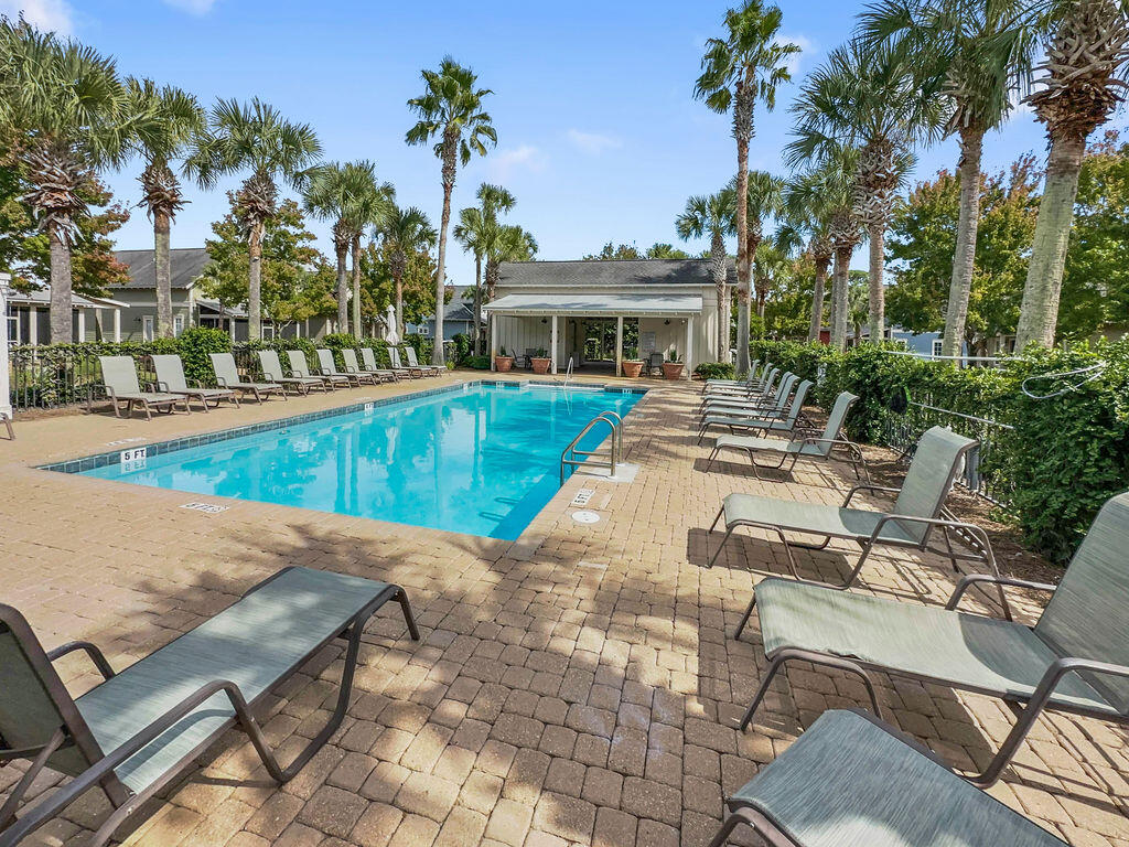 BUNGALOS AT SANDESTIN - Residential