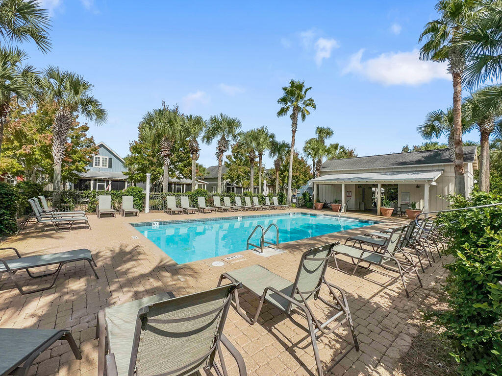 BUNGALOS AT SANDESTIN - Residential