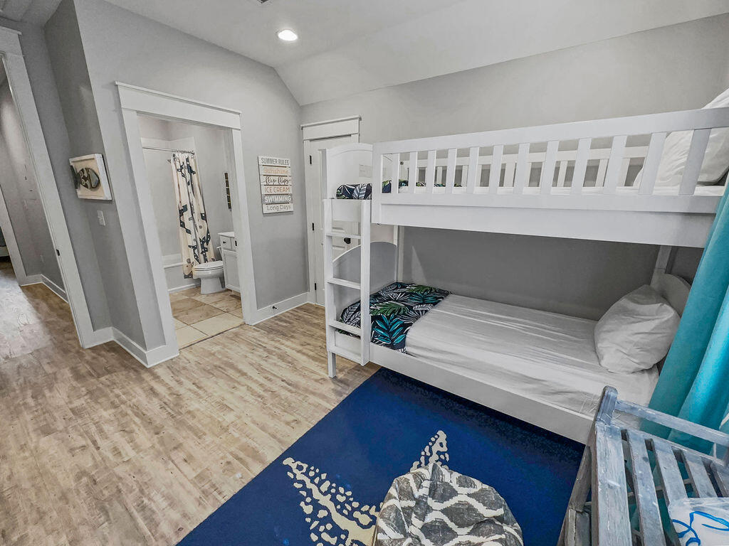 BUNGALOS AT SANDESTIN - Residential