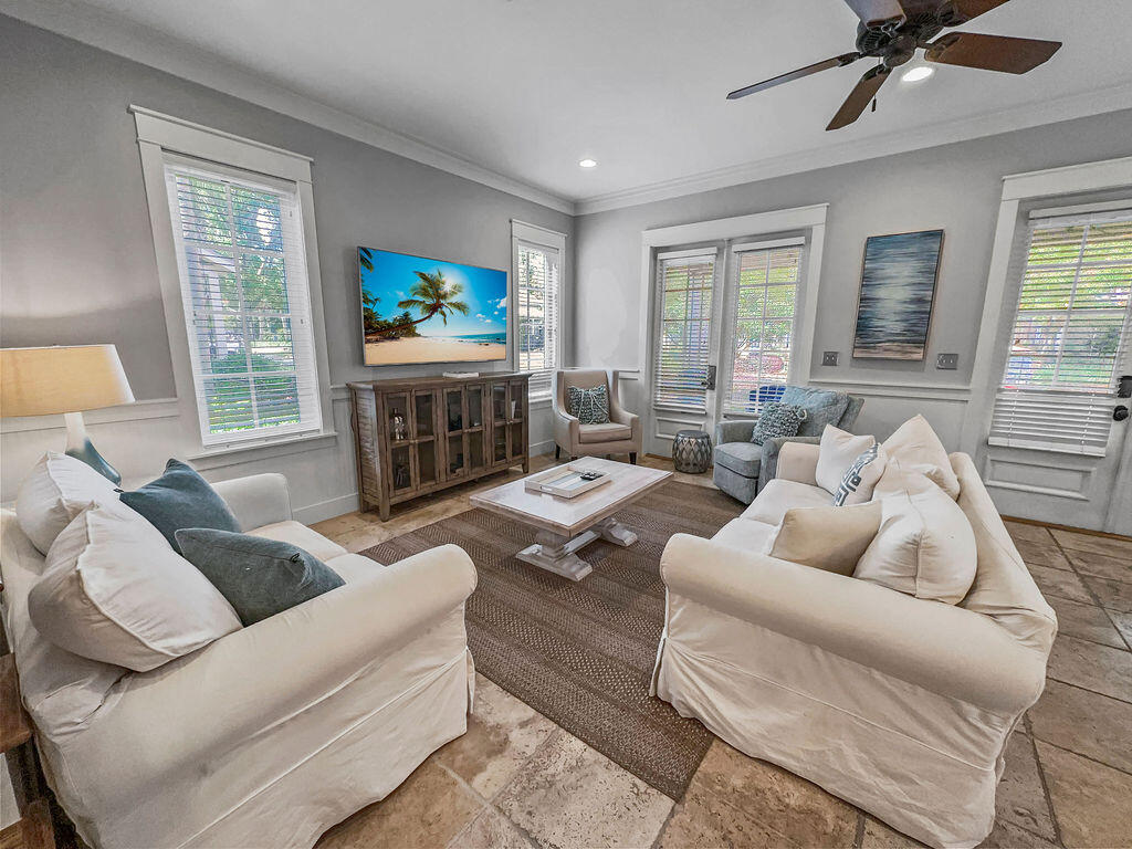 BUNGALOS AT SANDESTIN - Residential