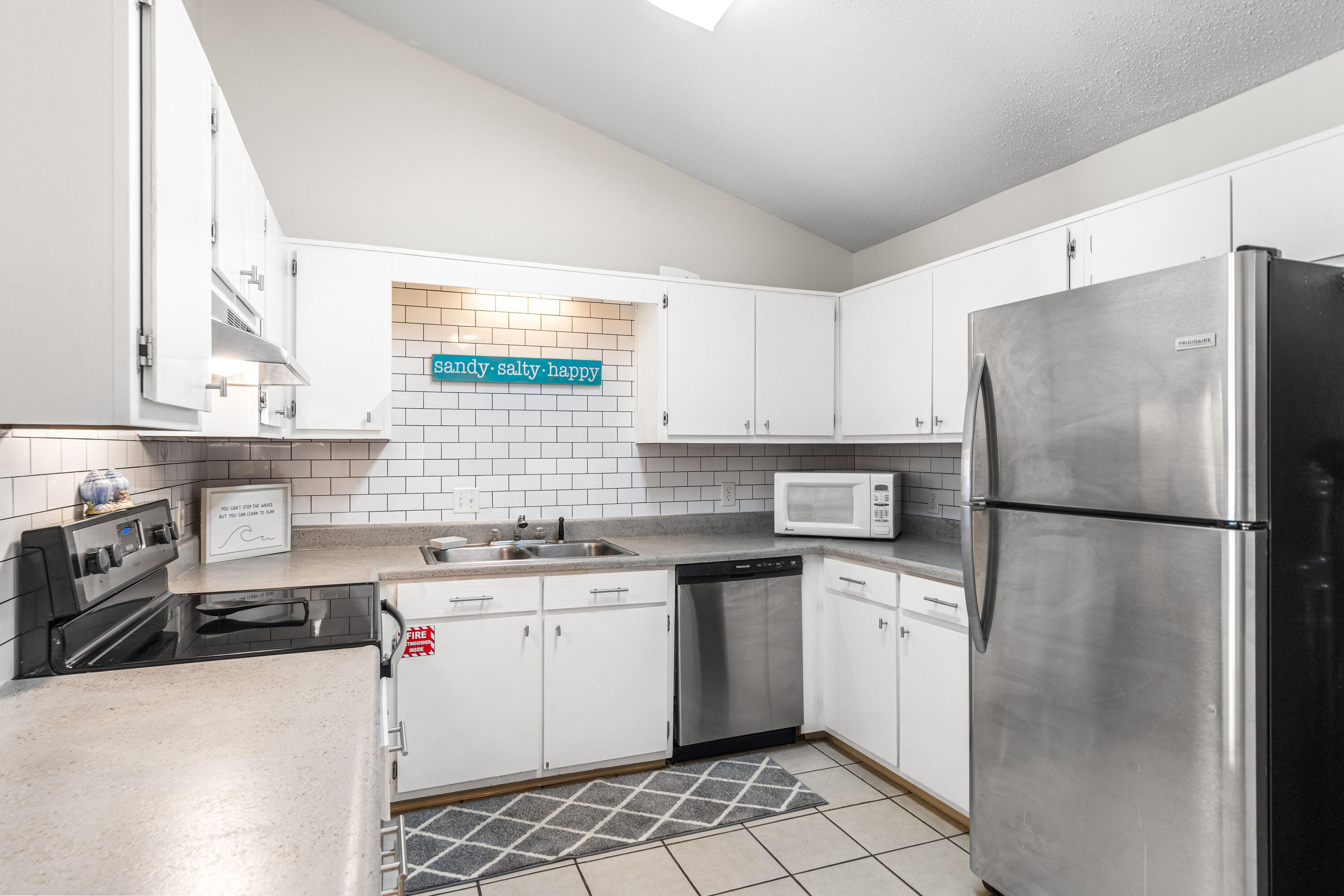 CHATEAU LA MER CONDO 2 - Residential