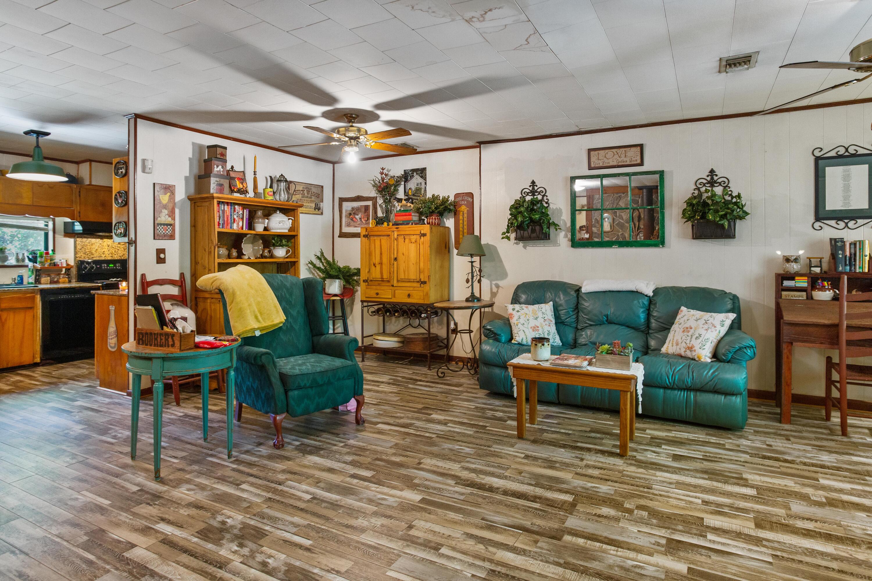 METES & BOUNDS - Land