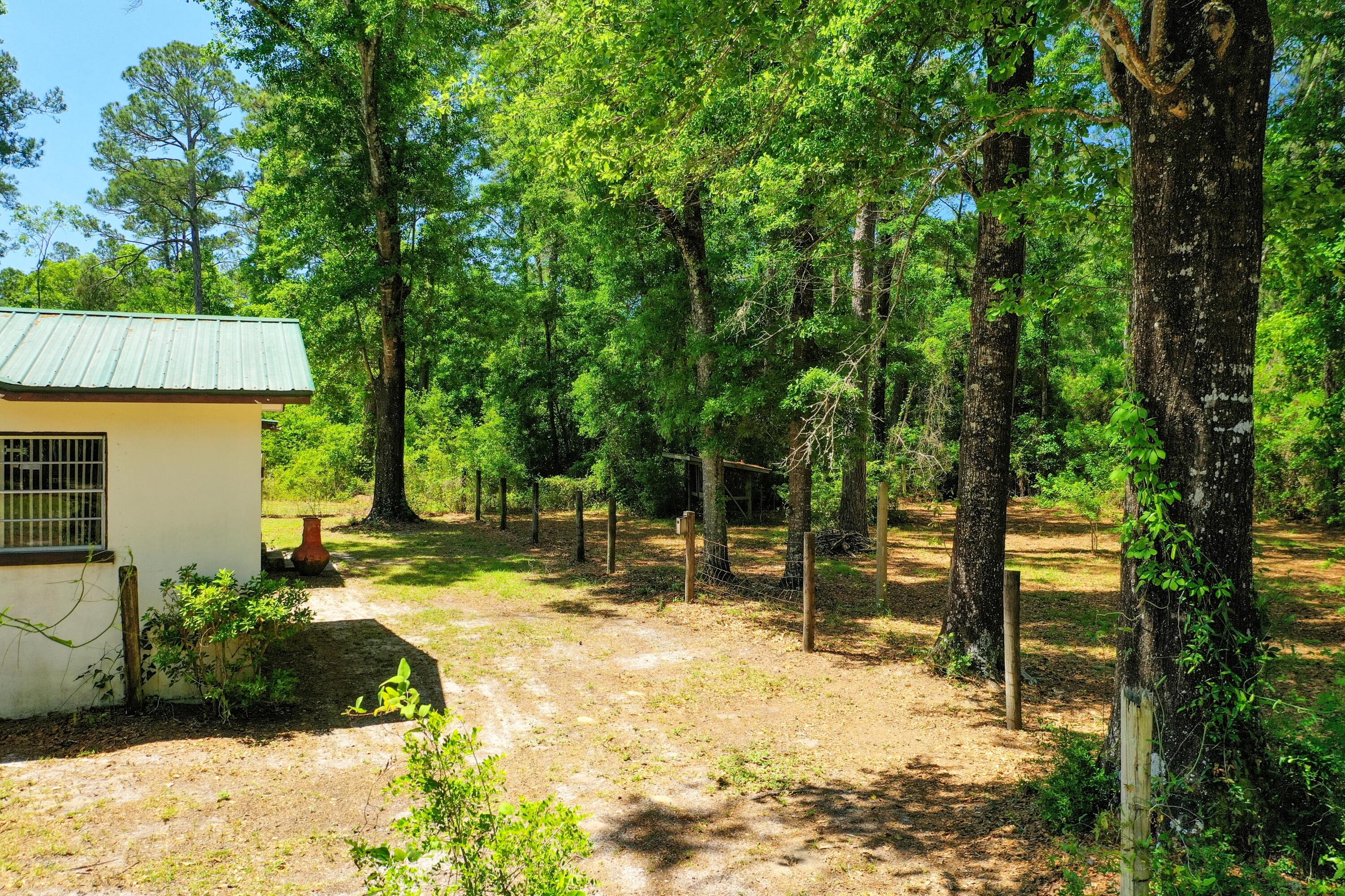 METES & BOUNDS - Land