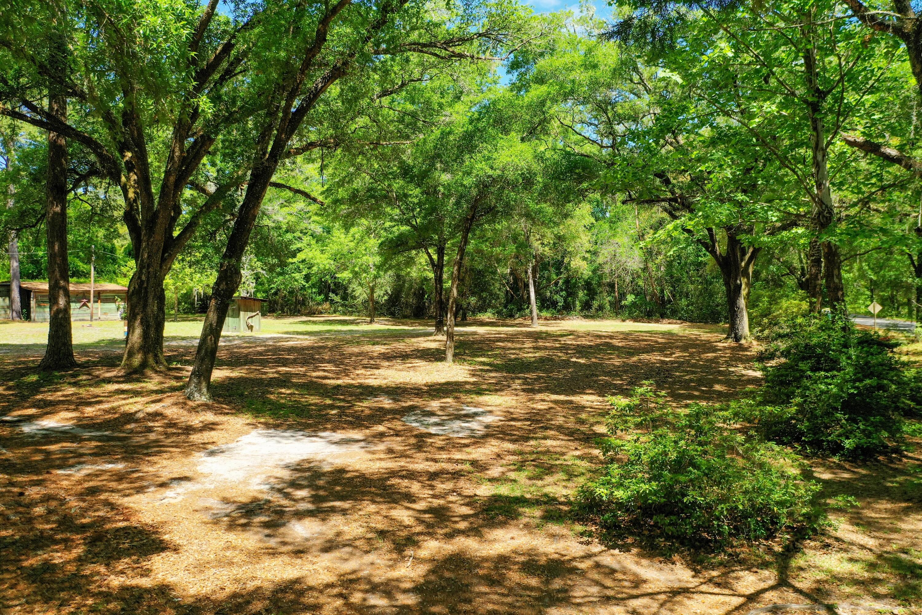 METES & BOUNDS - Land