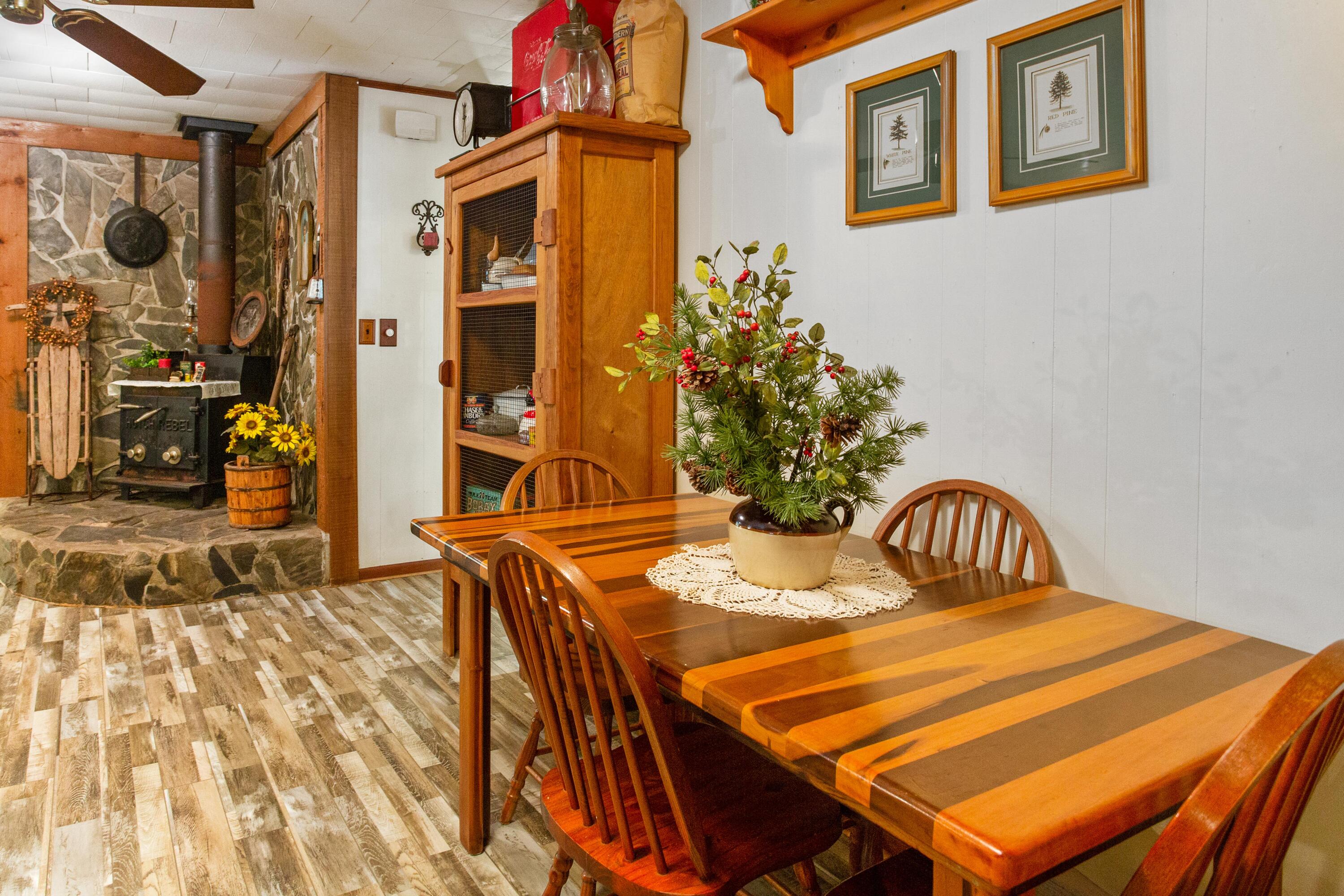 METES & BOUNDS - Land