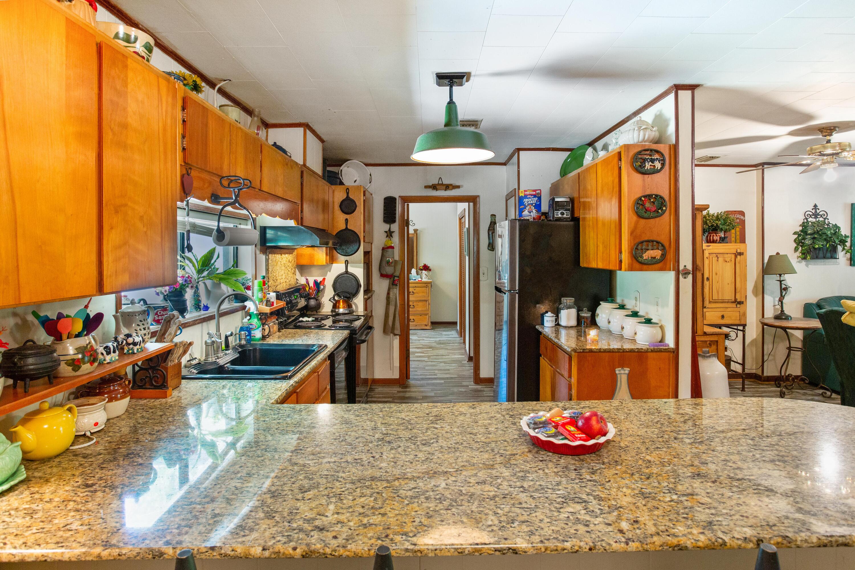 METES & BOUNDS - Land