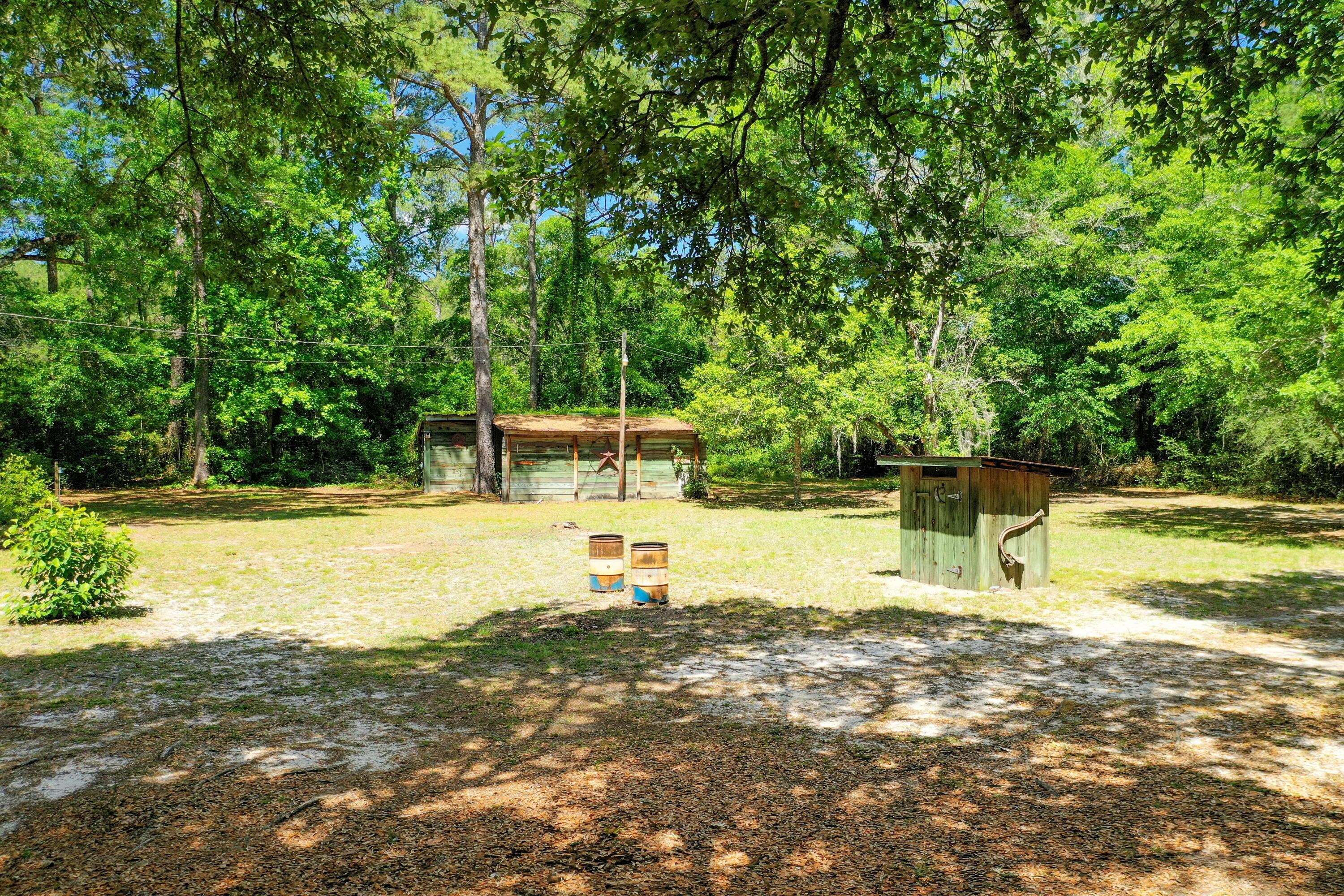 METES & BOUNDS - Land