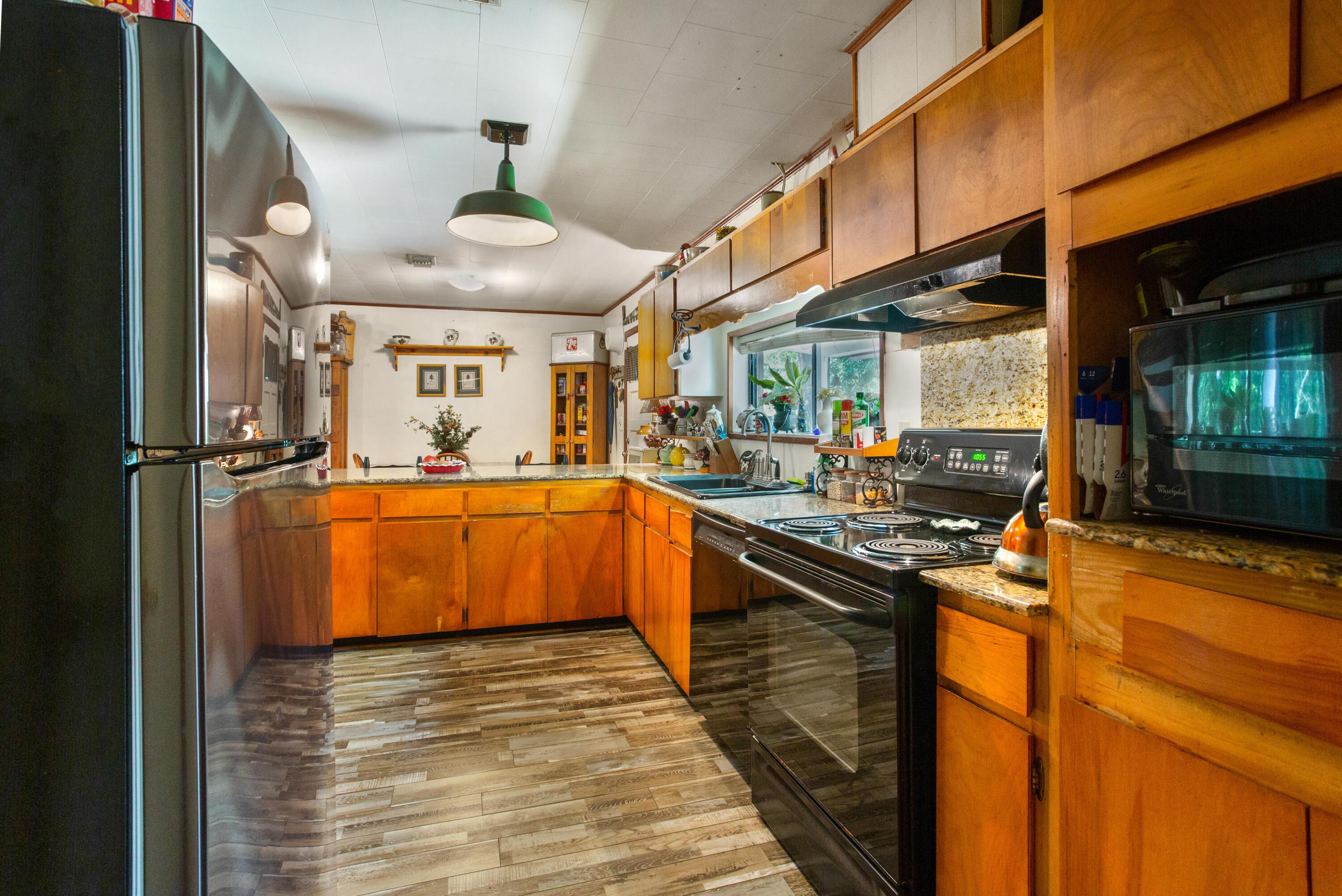 METES & BOUNDS - Land