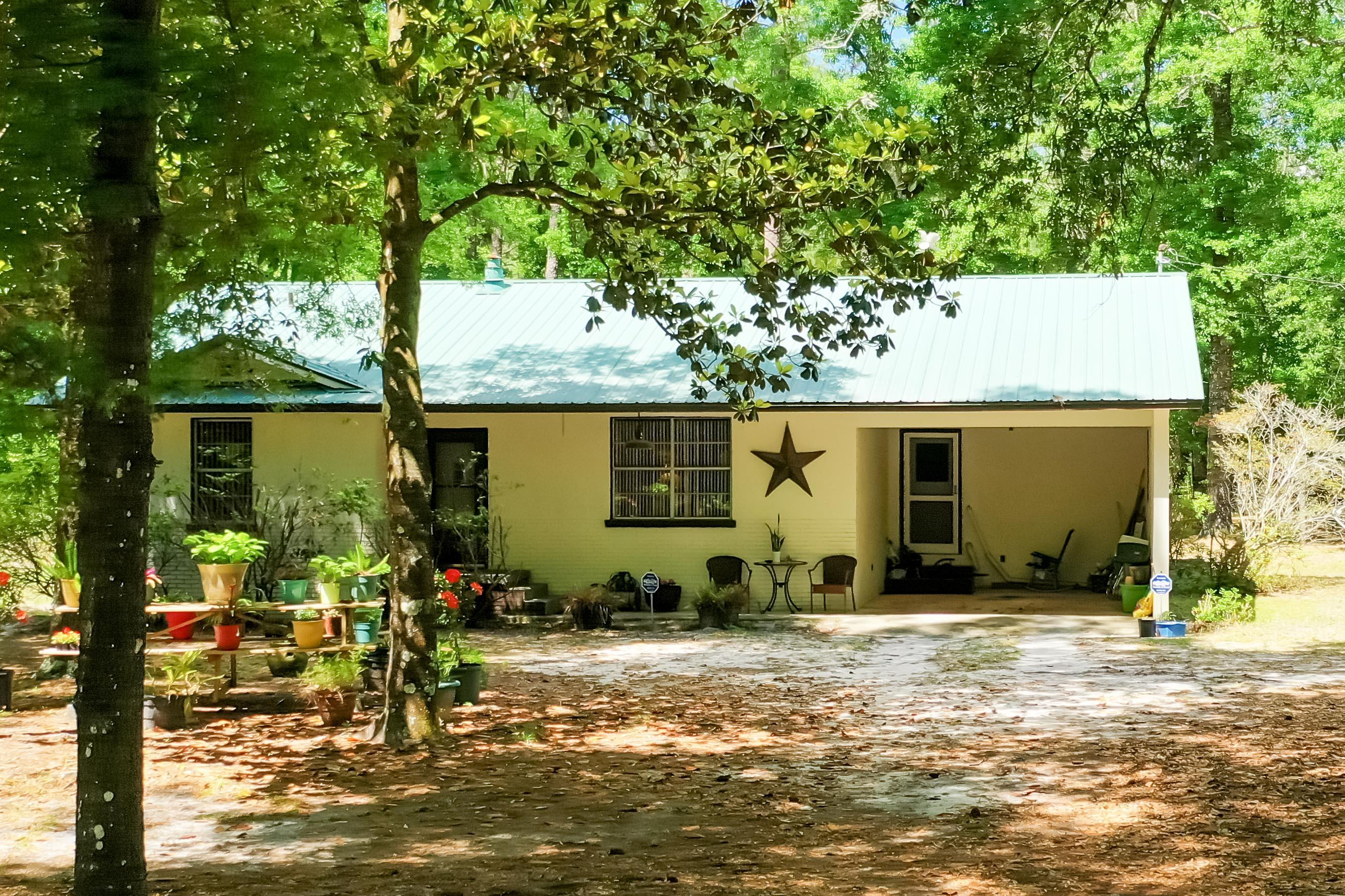 METES & BOUNDS - Land