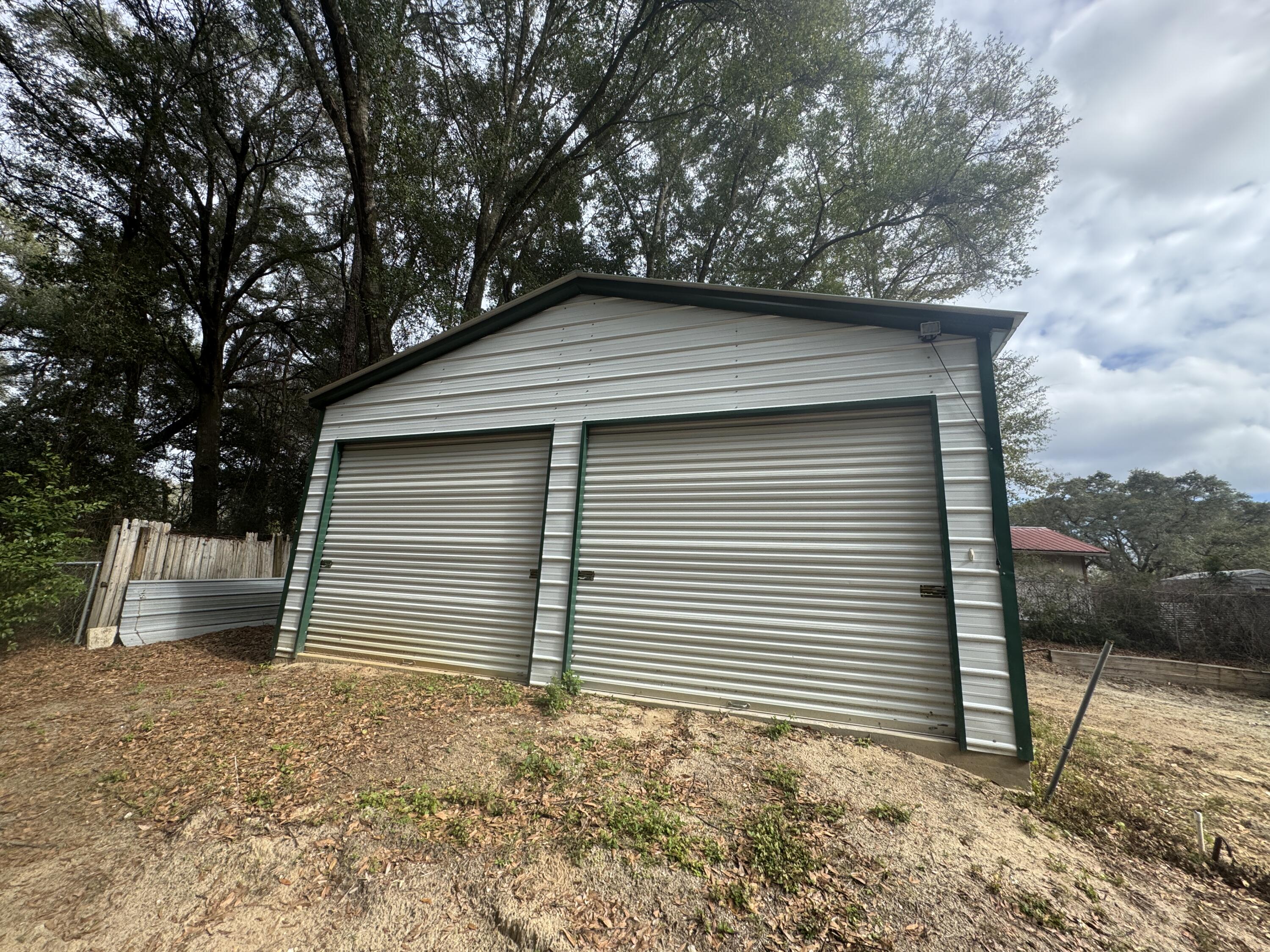 OAKDALE MINI FARMS - Land