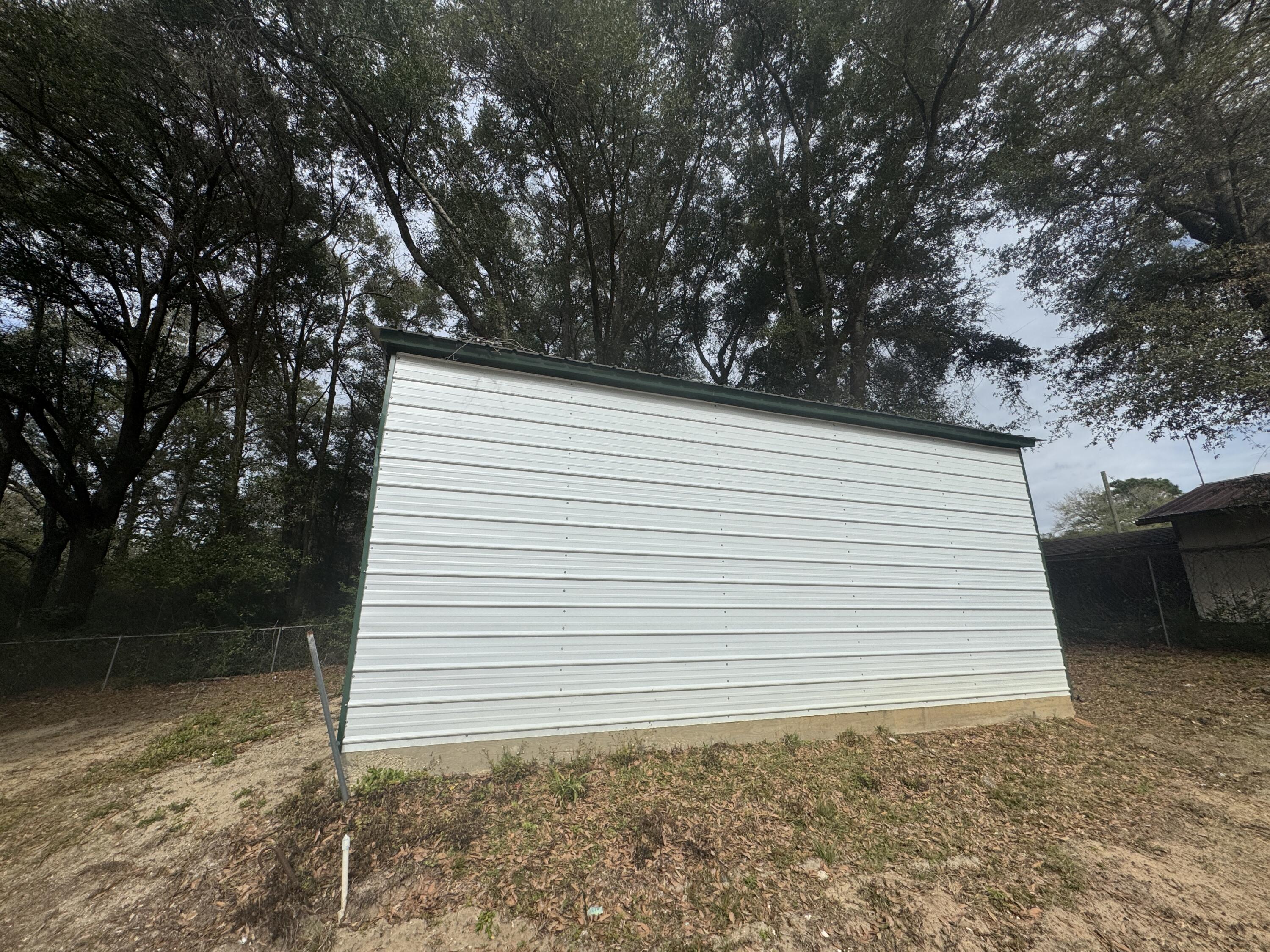 OAKDALE MINI FARMS - Land