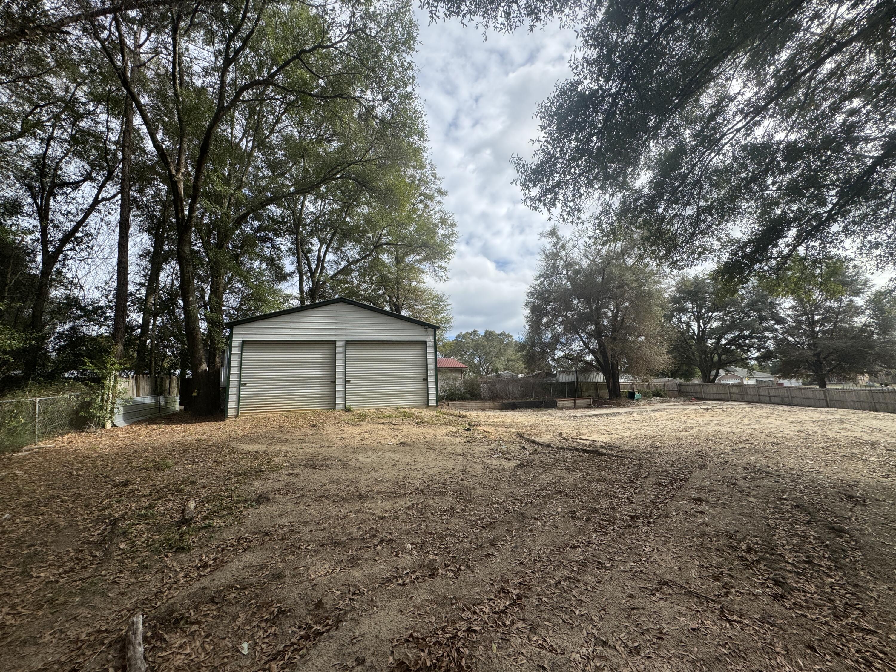 OAKDALE MINI FARMS - Land