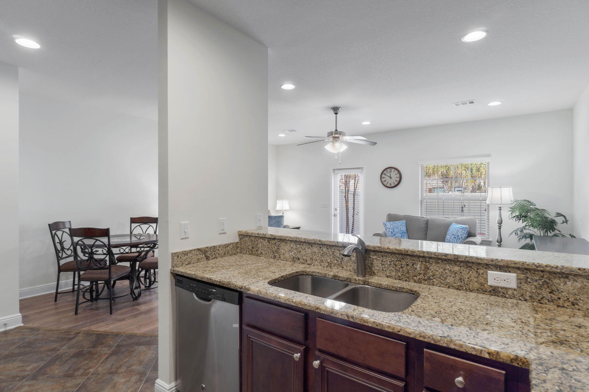 RESERVE POINTE - Residential