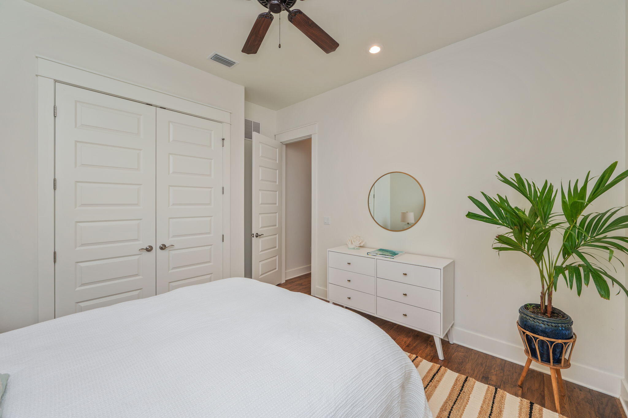 WATER'S EDGE - Residential