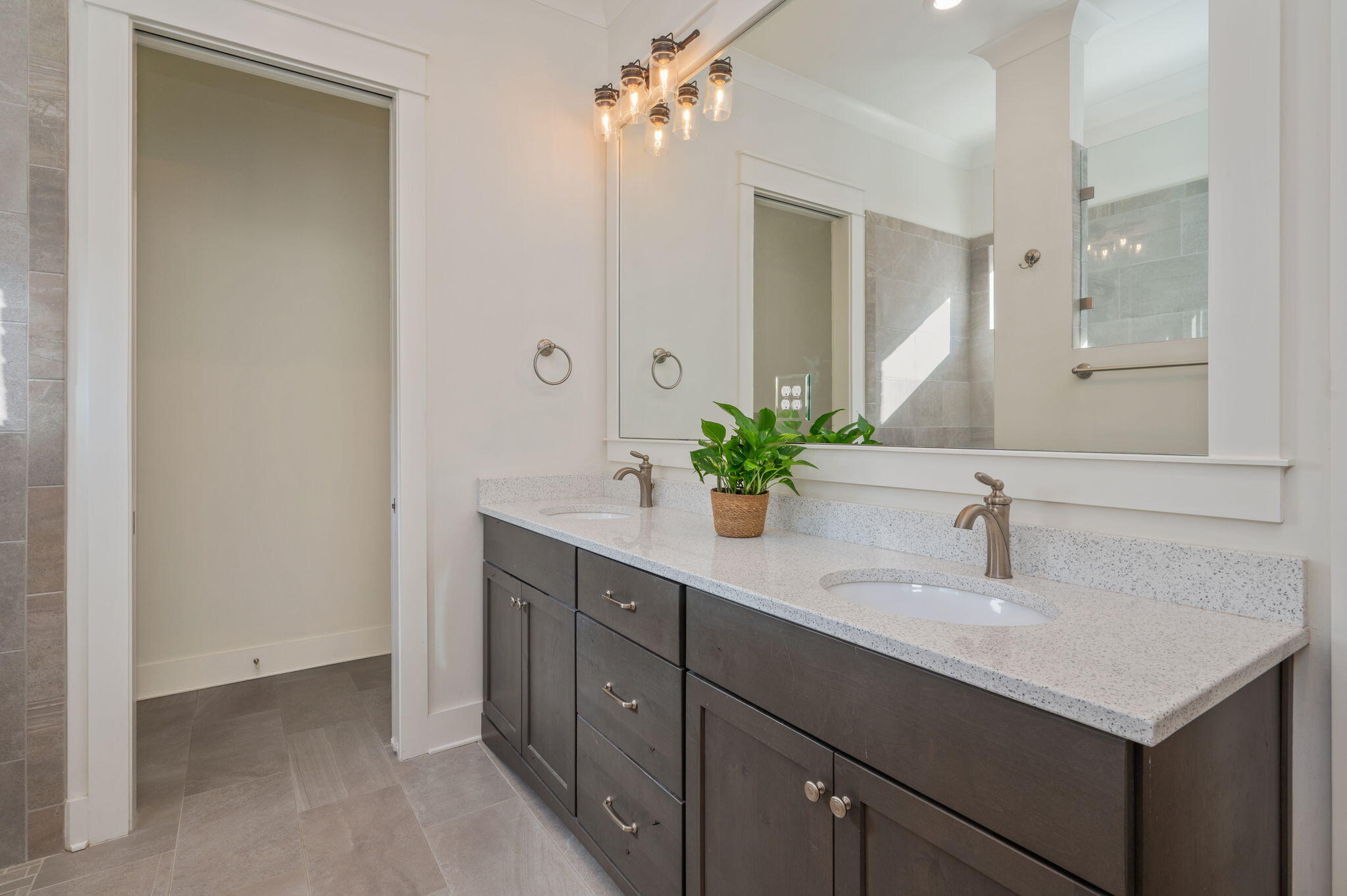 WATER'S EDGE - Residential