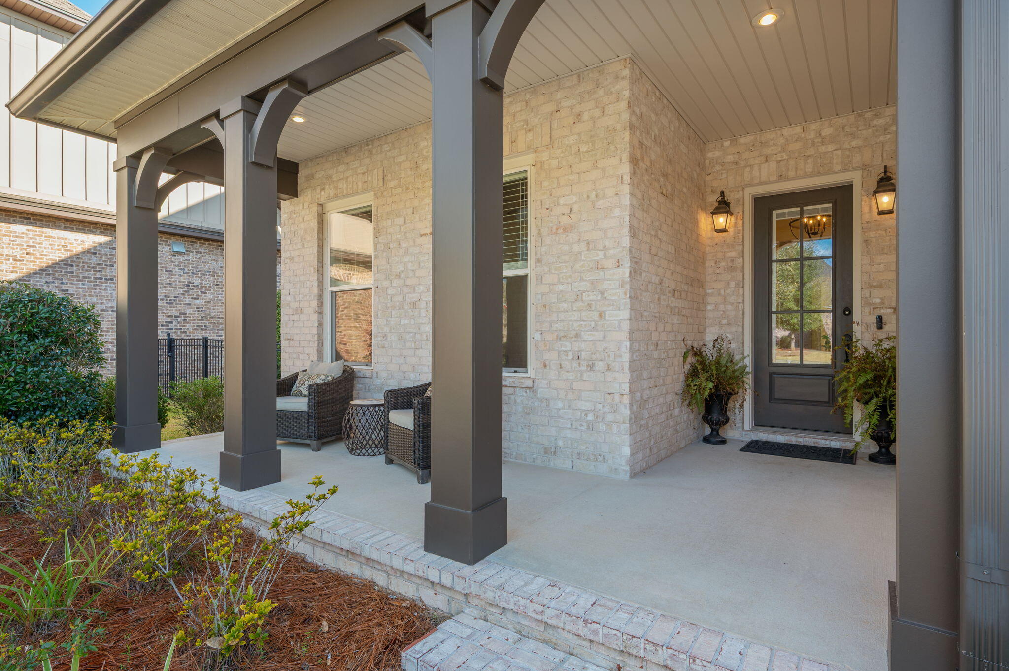 WATER'S EDGE - Residential