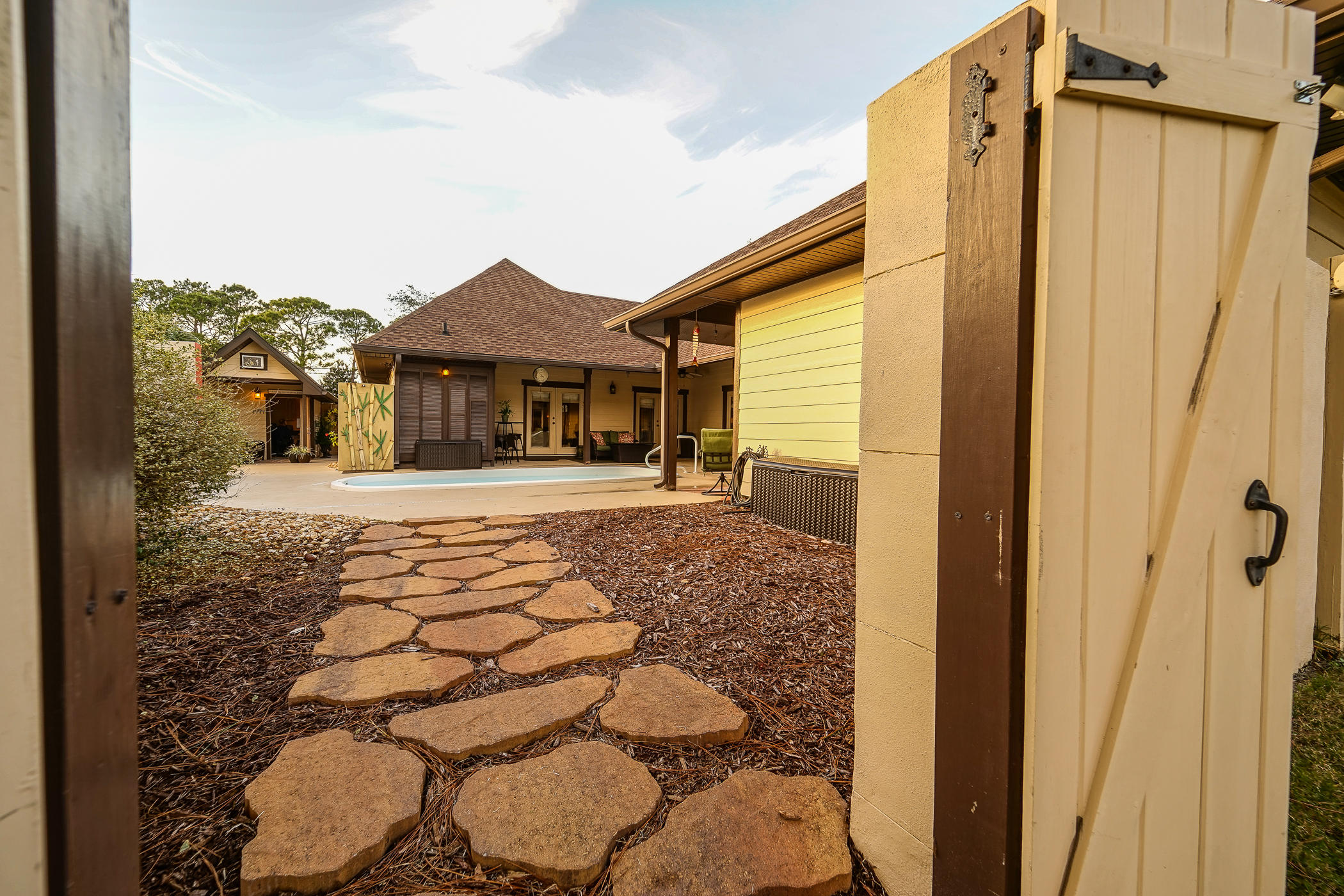 KELL-AIRE GARDENS - Residential