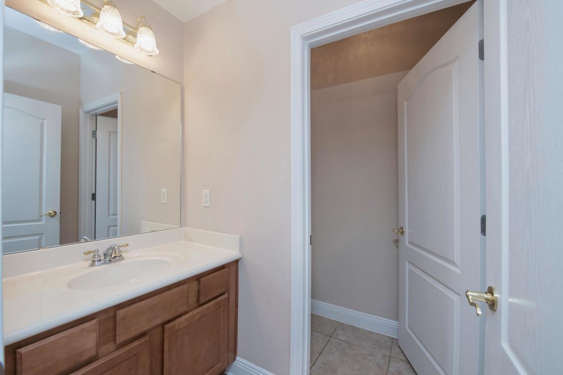 GRAND OAK PLACE - Residential Lease