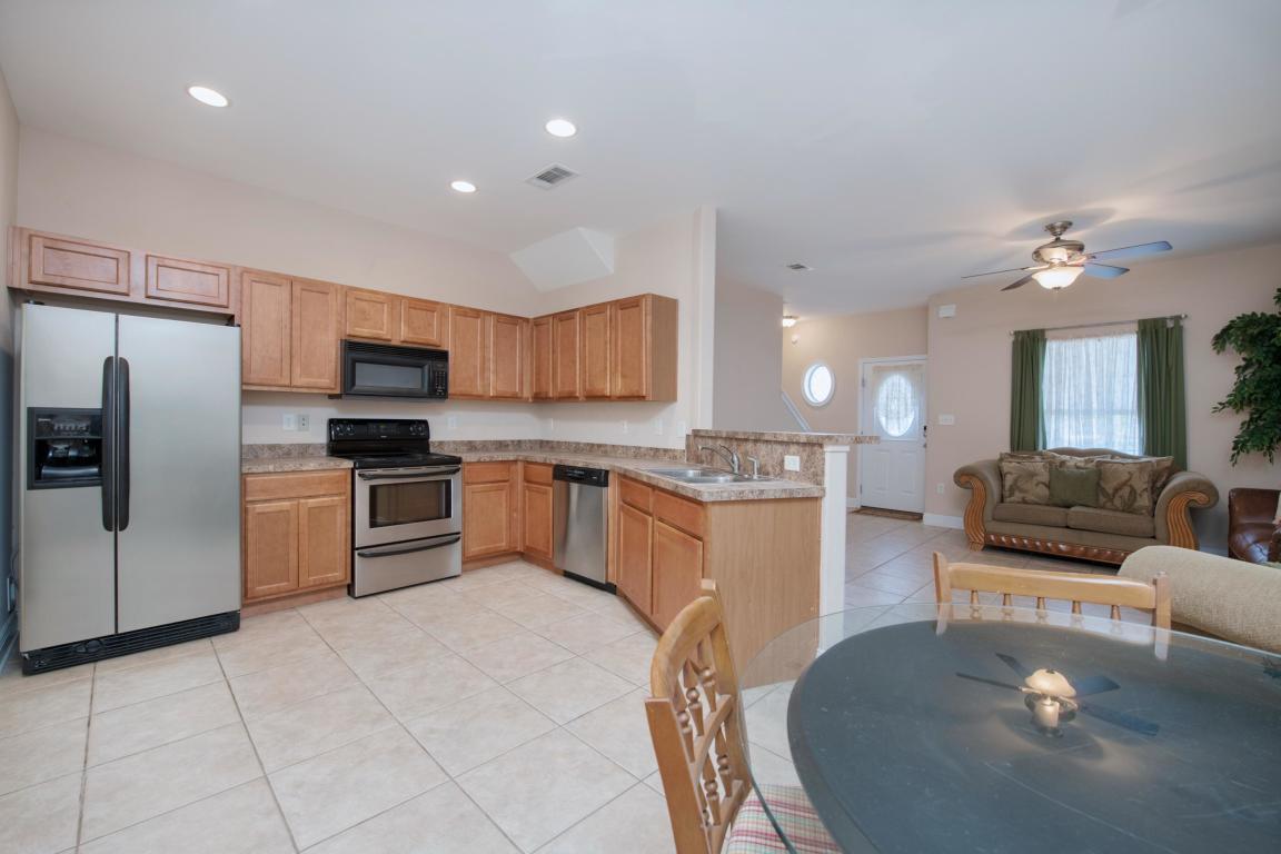 GRAND OAK PLACE - Residential Lease
