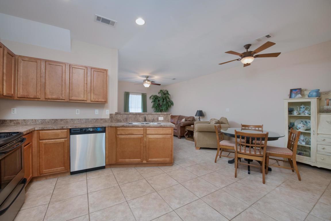 GRAND OAK PLACE - Residential Lease