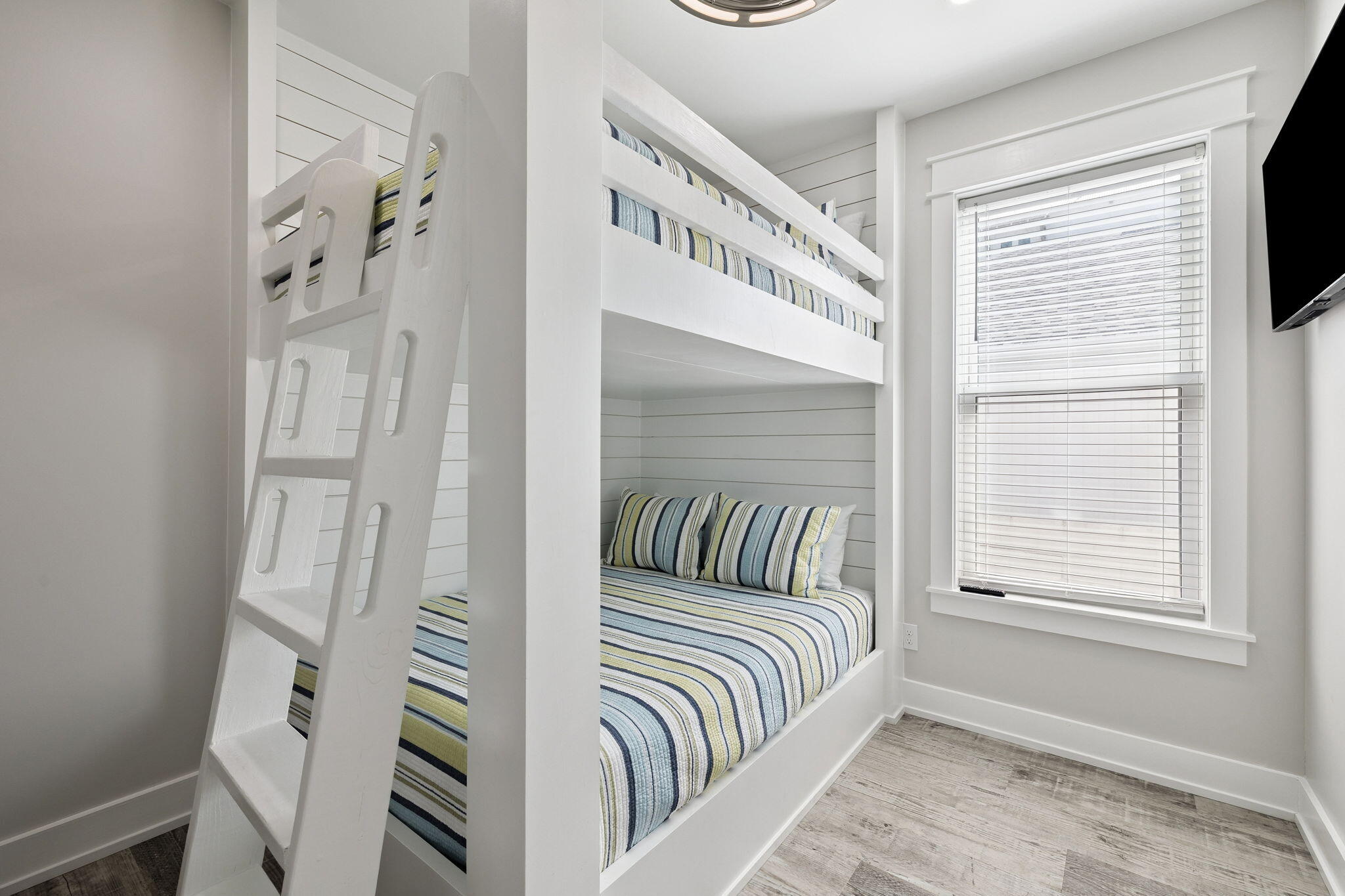 LULLWATER BEACH - Residential