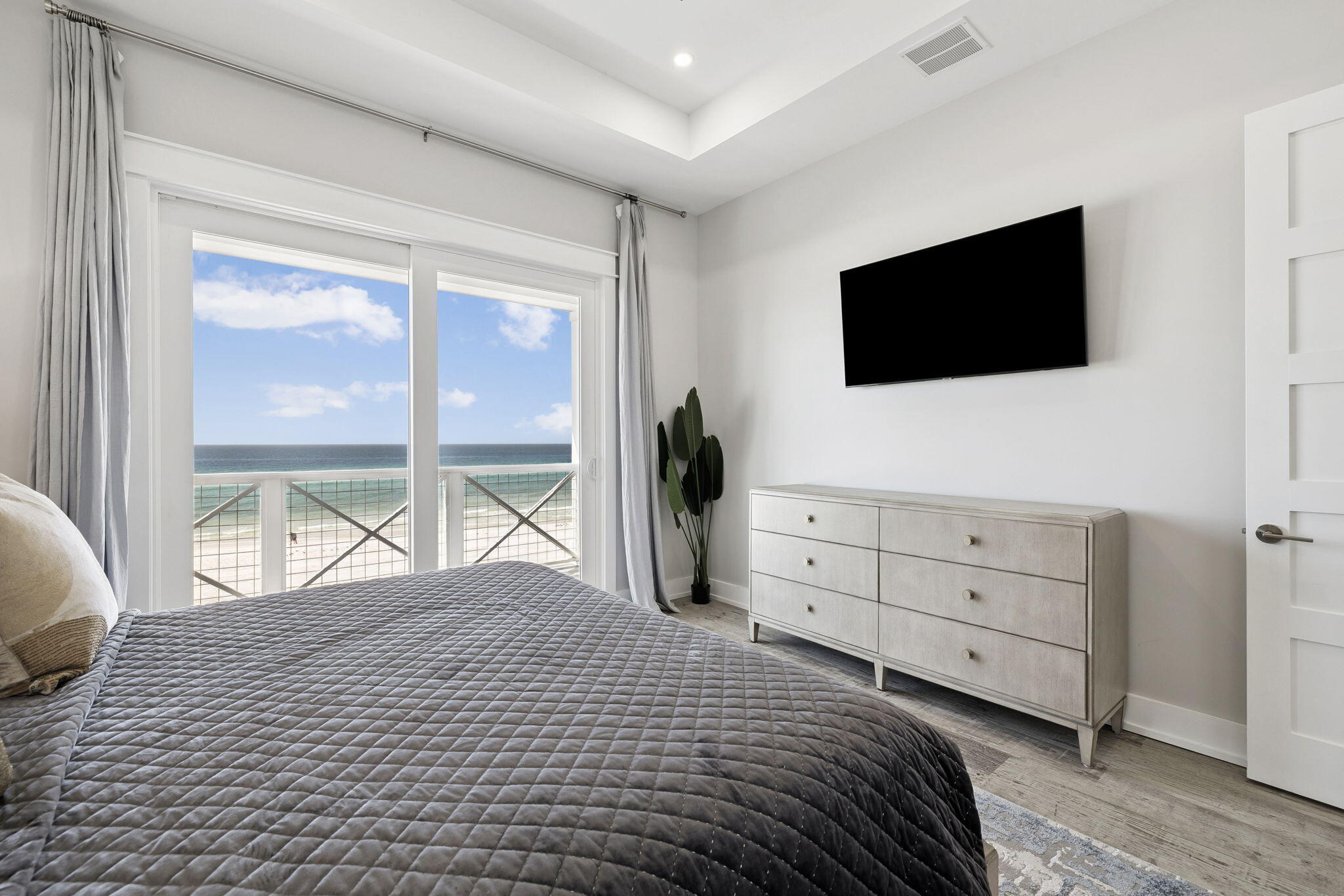 LULLWATER BEACH - Residential