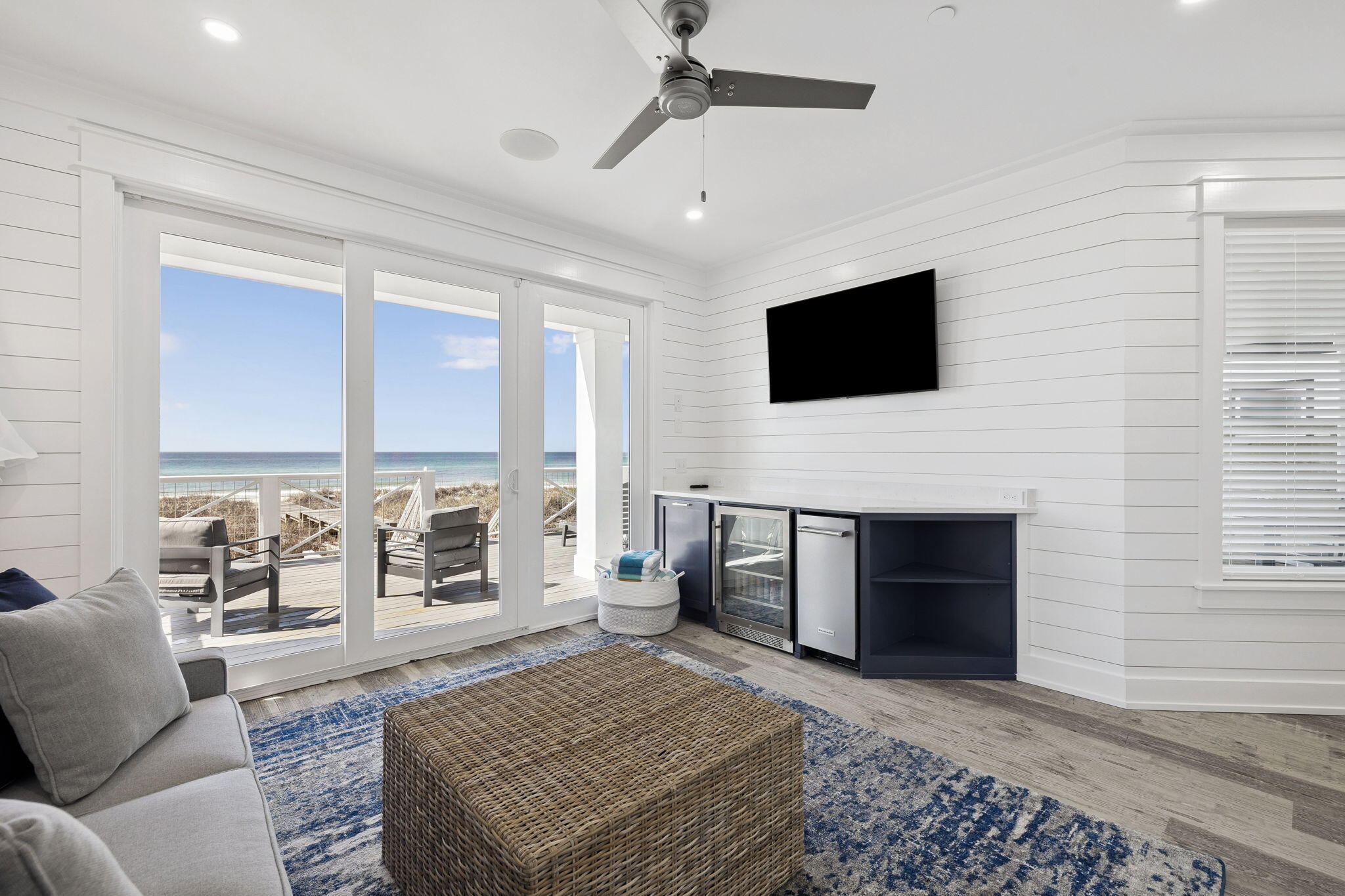 LULLWATER BEACH - Residential