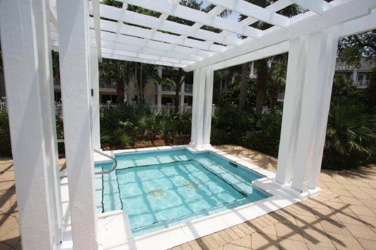 Observation Point North - Residential