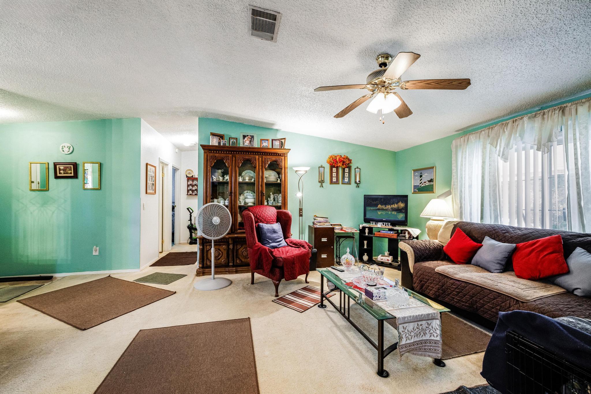 LEISURE LAKES - Residential