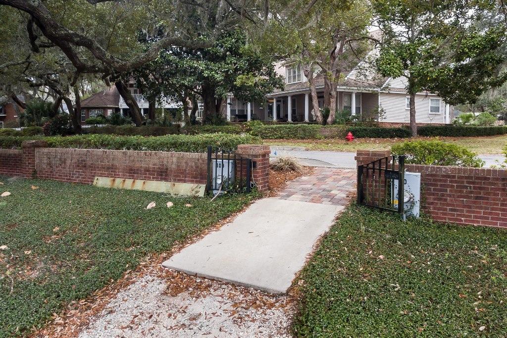 GRAND OAKS/ PL BK 16 PG 36 - Residential