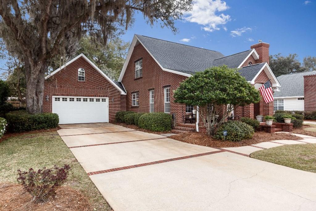 GRAND OAKS/ PL BK 16 PG 36 - Residential