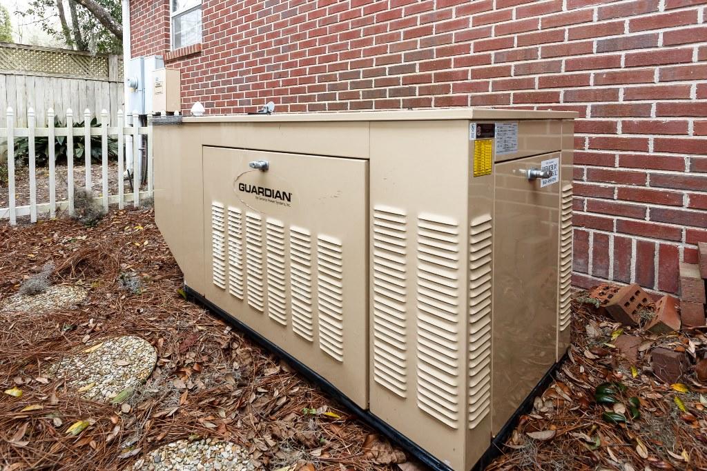 GRAND OAKS/ PL BK 16 PG 36 - Residential