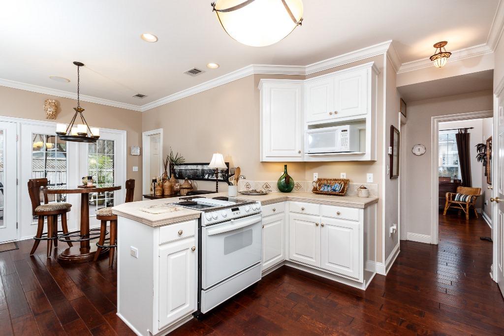 GRAND OAKS/ PL BK 16 PG 36 - Residential