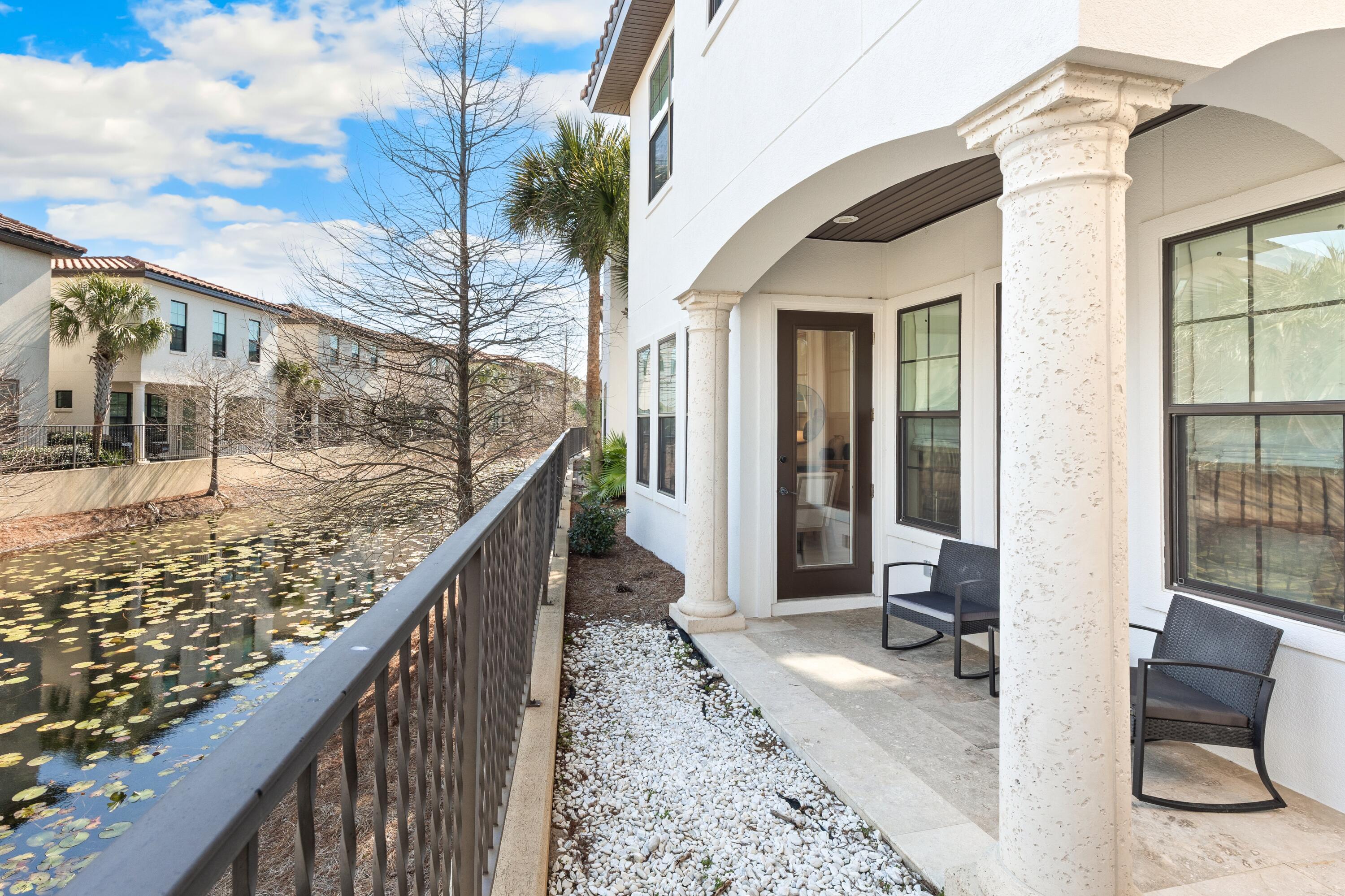 VILLA LAGO - Residential