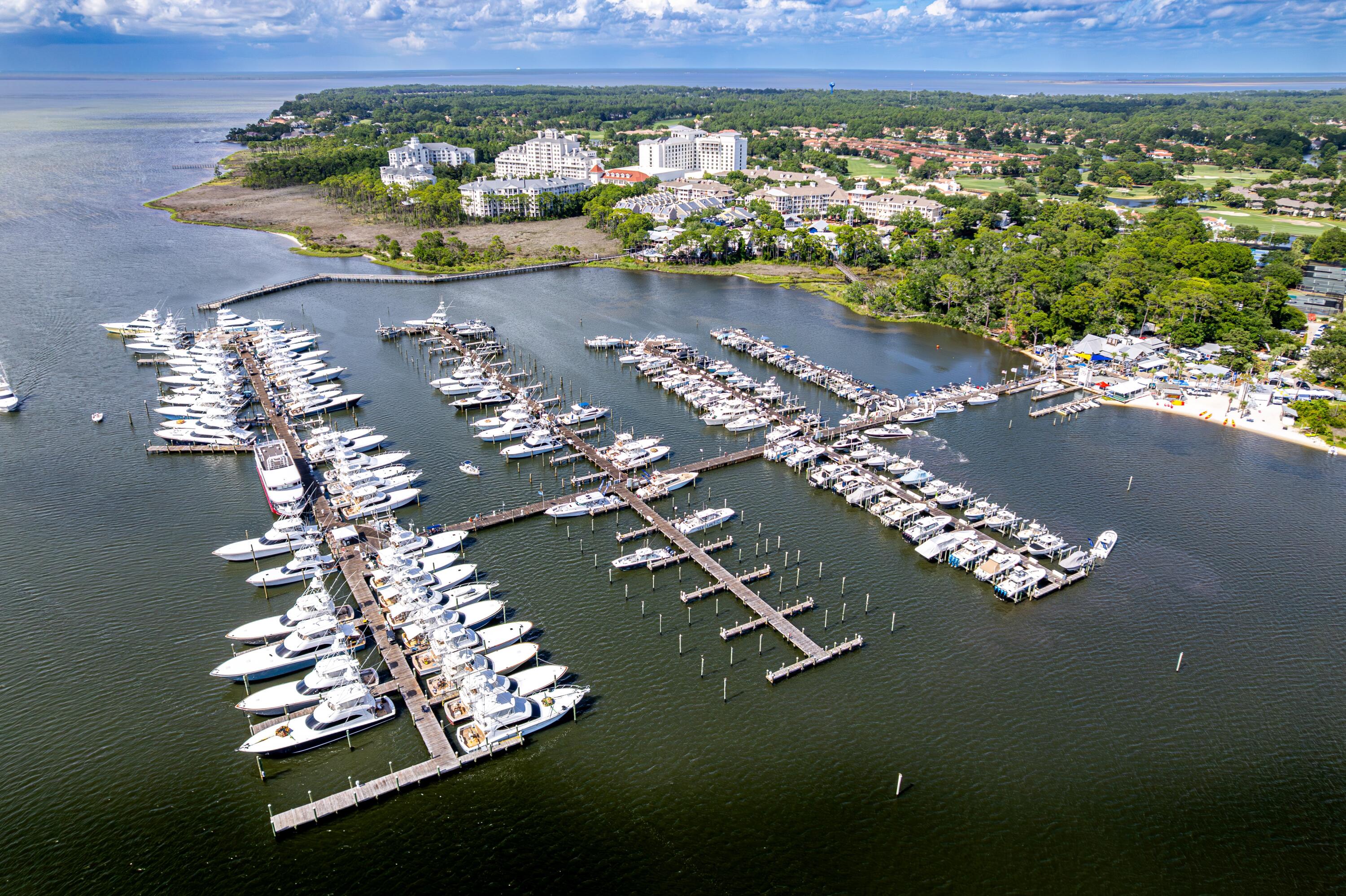 VILLA LAGO - Residential