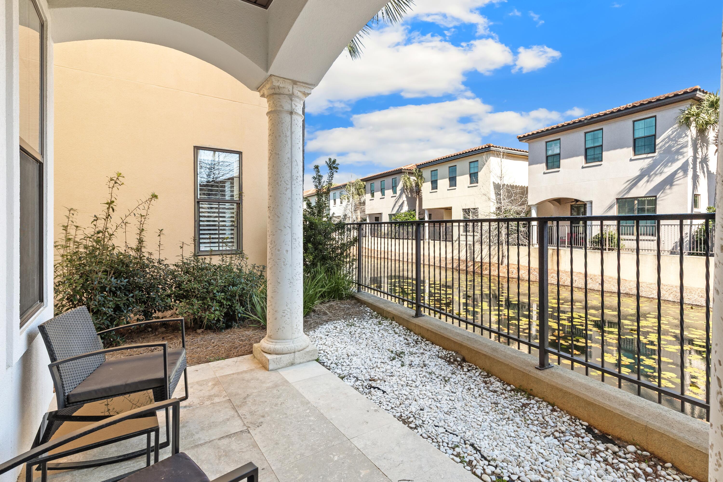 VILLA LAGO - Residential