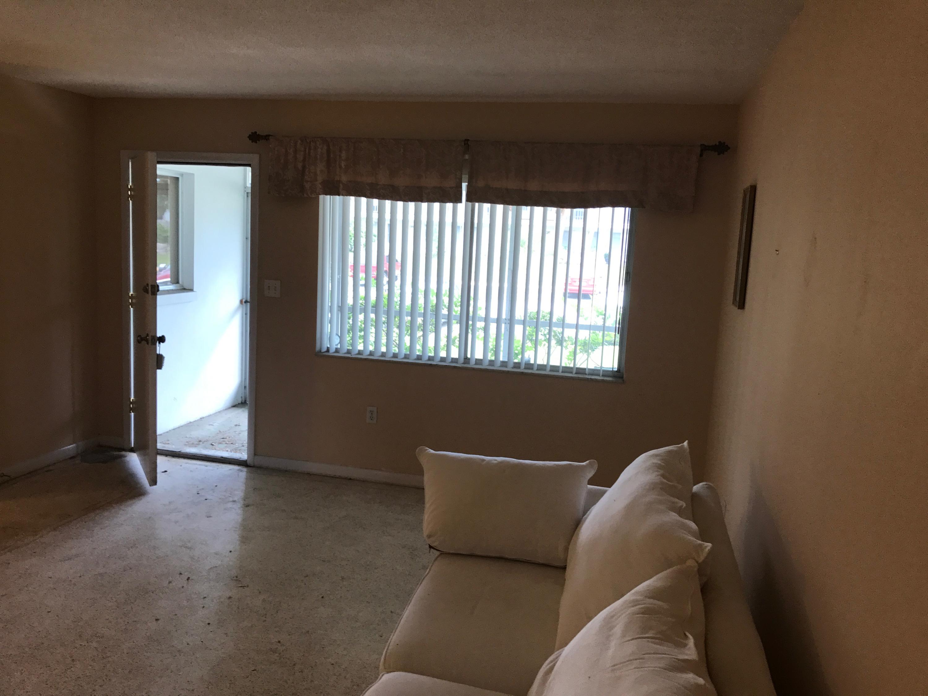 Shelley Gardens Unit 3 Condo Unit 3 - Residential