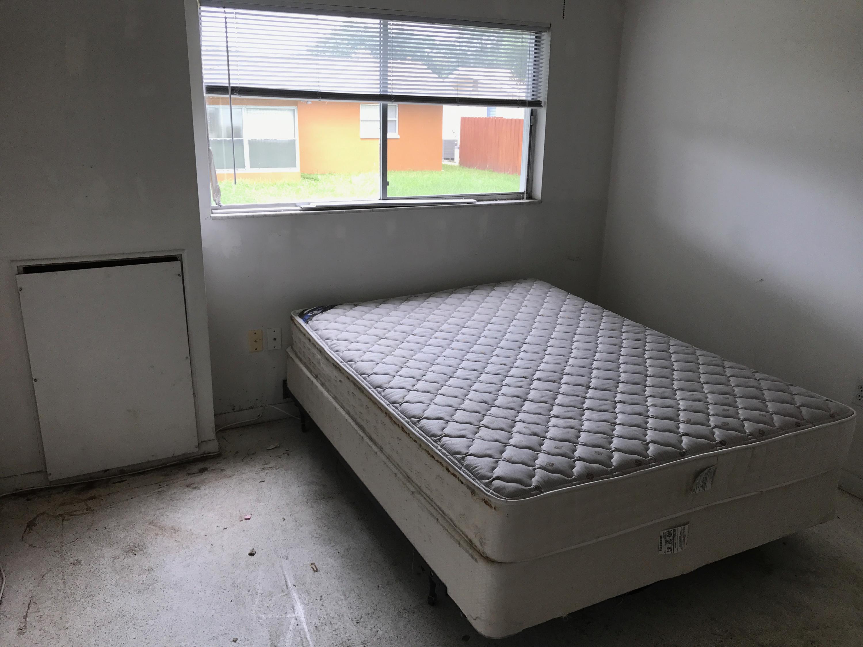 Shelley Gardens Unit 3 Condo Unit 3 - Residential