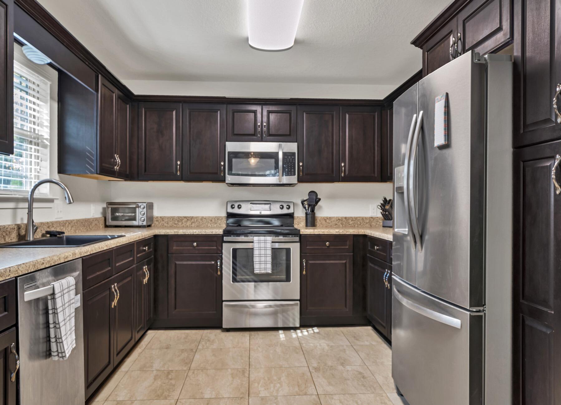 CRESTVIEW MANOR - Residential