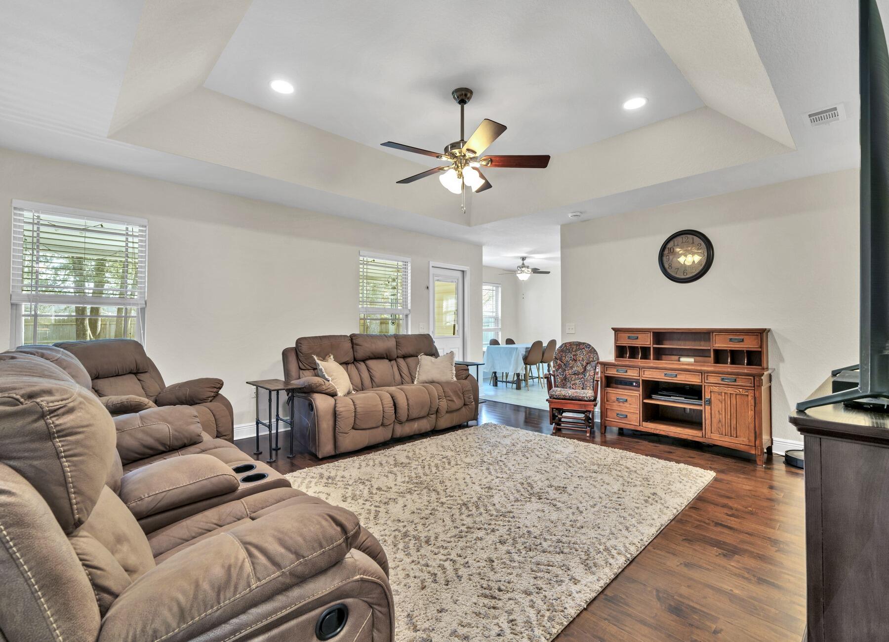 CRESTVIEW MANOR - Residential