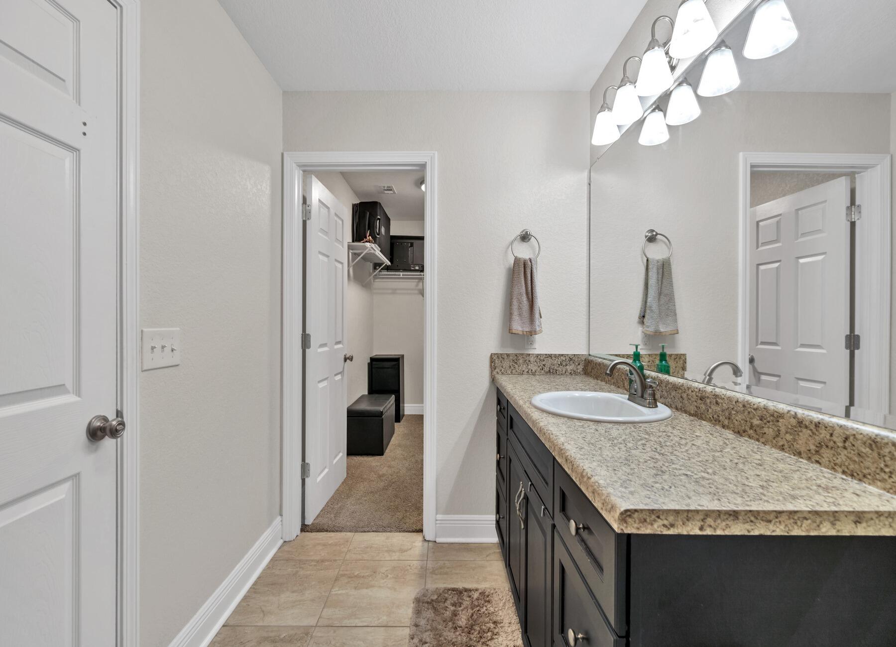 CRESTVIEW MANOR - Residential