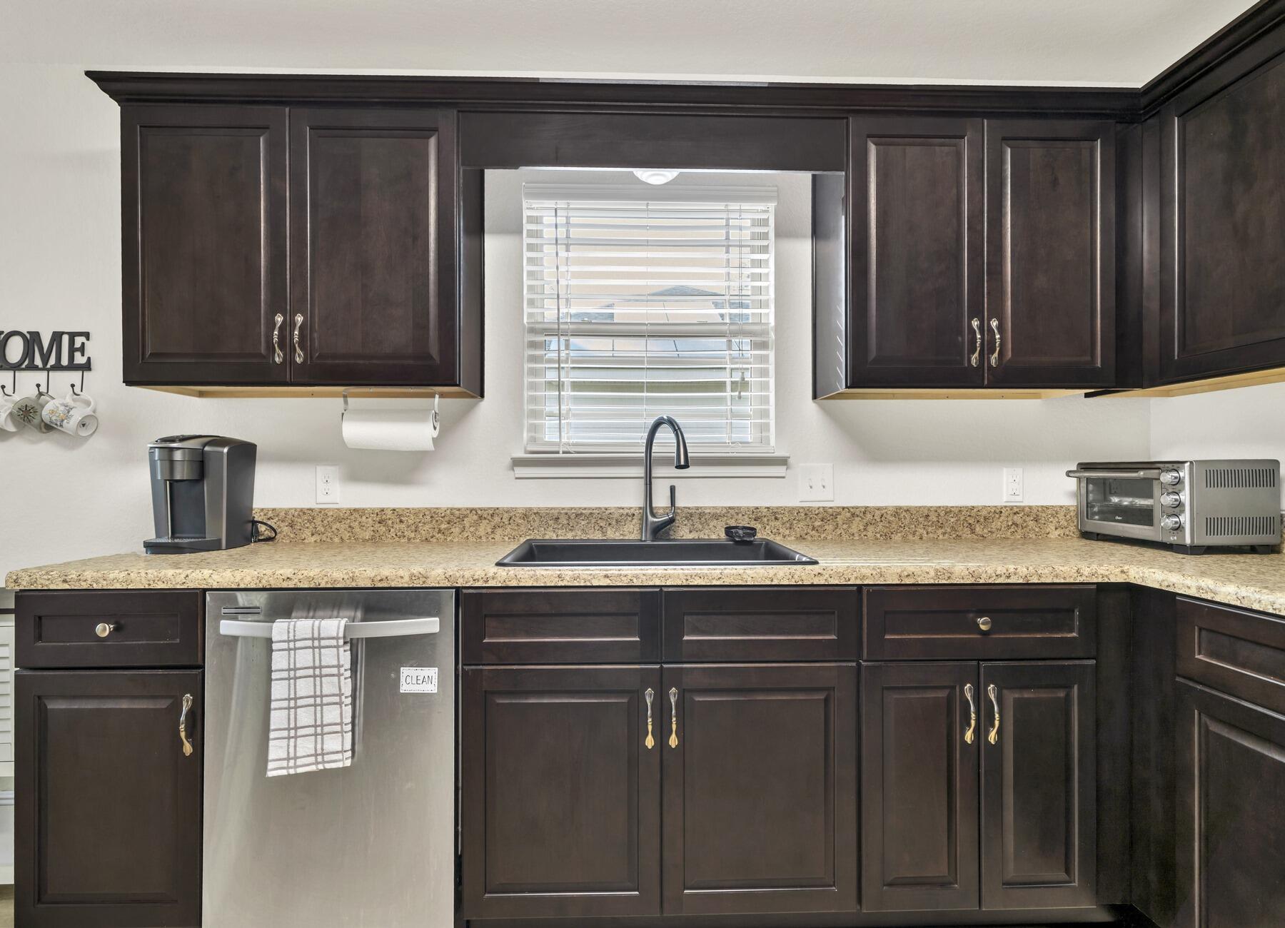 CRESTVIEW MANOR - Residential