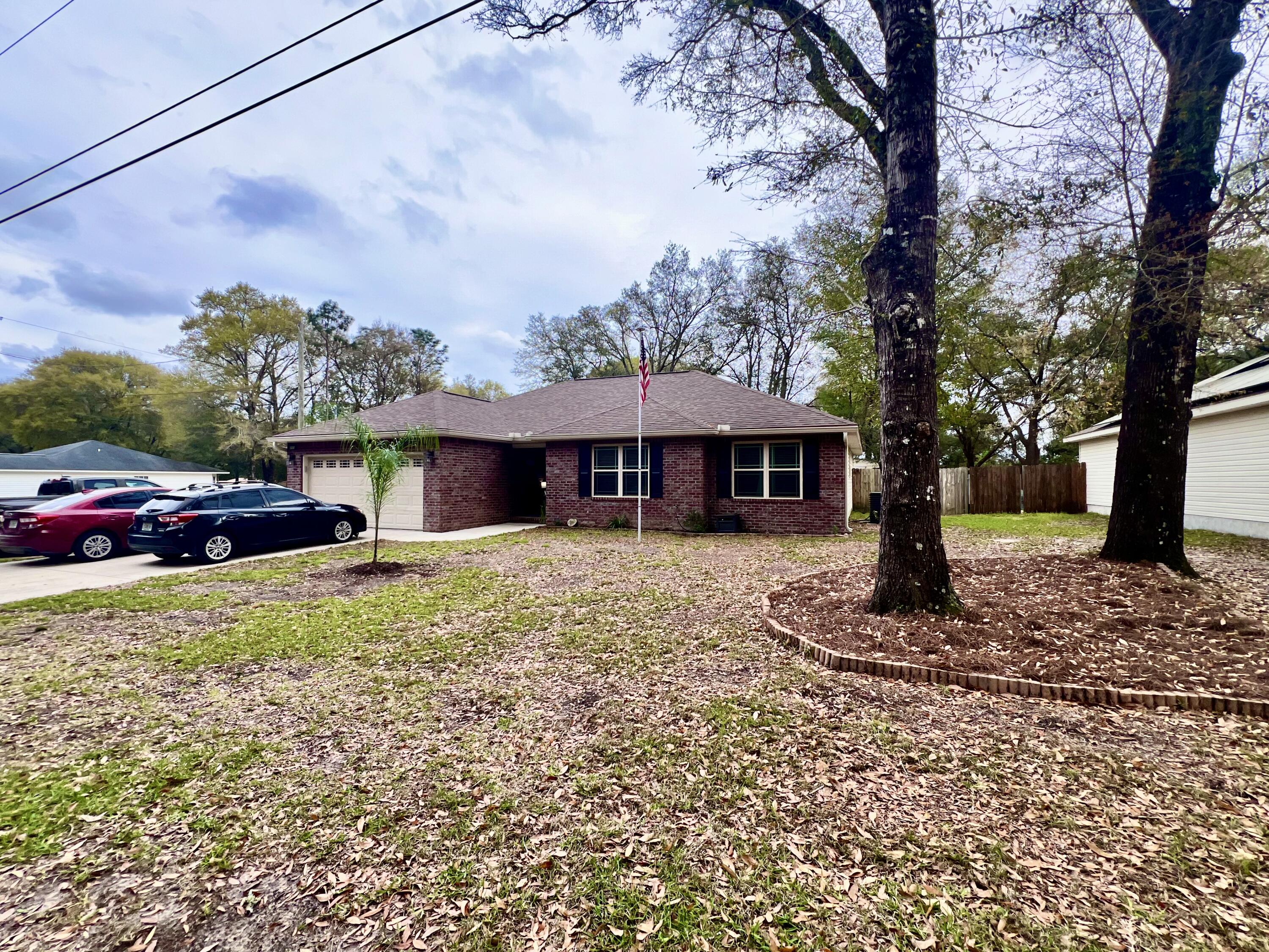 CRESTVIEW MANOR - Residential