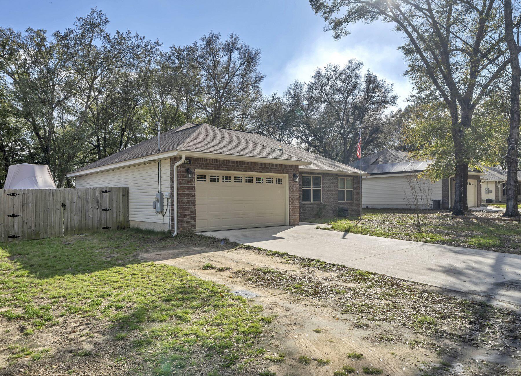 CRESTVIEW MANOR - Residential