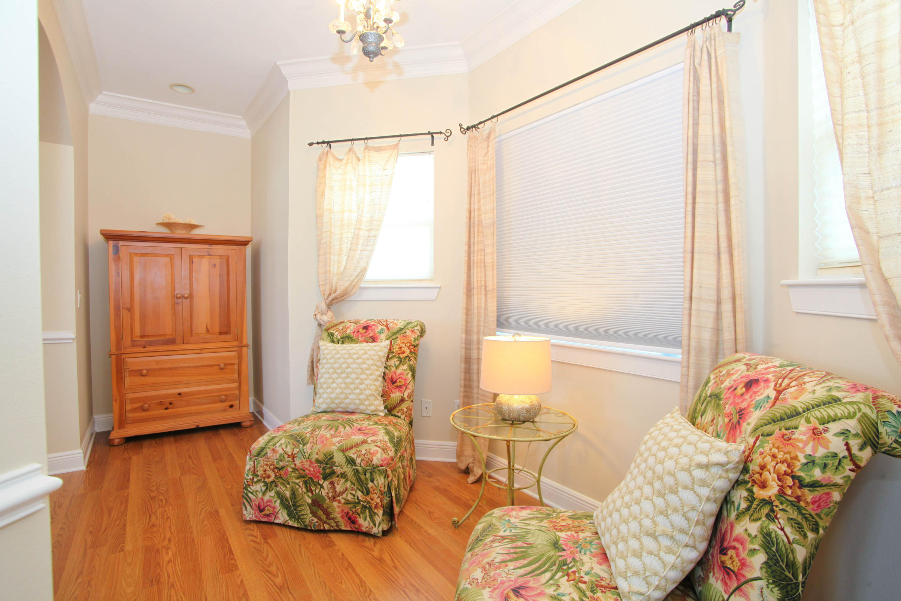 CRYSTAL SHORES - Residential